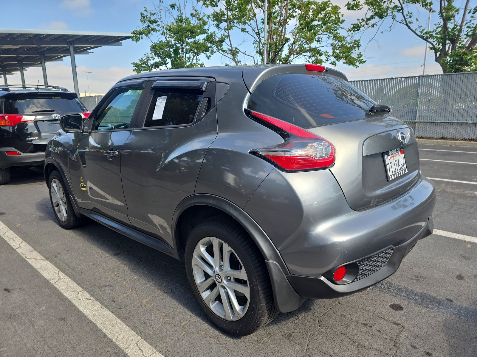 2016 Nissan JUKE S FWD