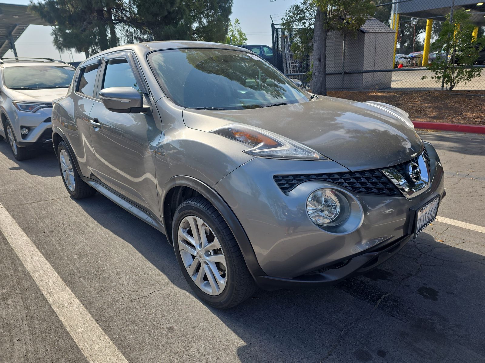2016 Nissan JUKE S FWD