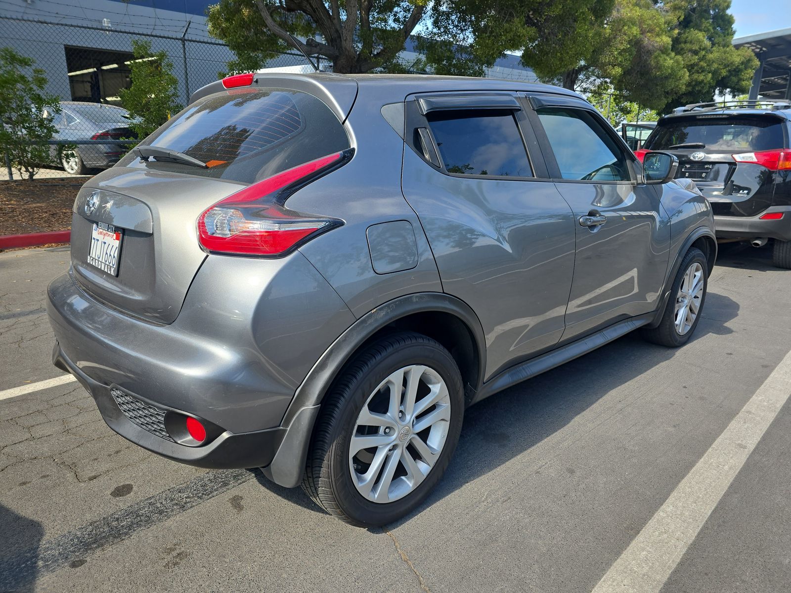 2016 Nissan JUKE S FWD