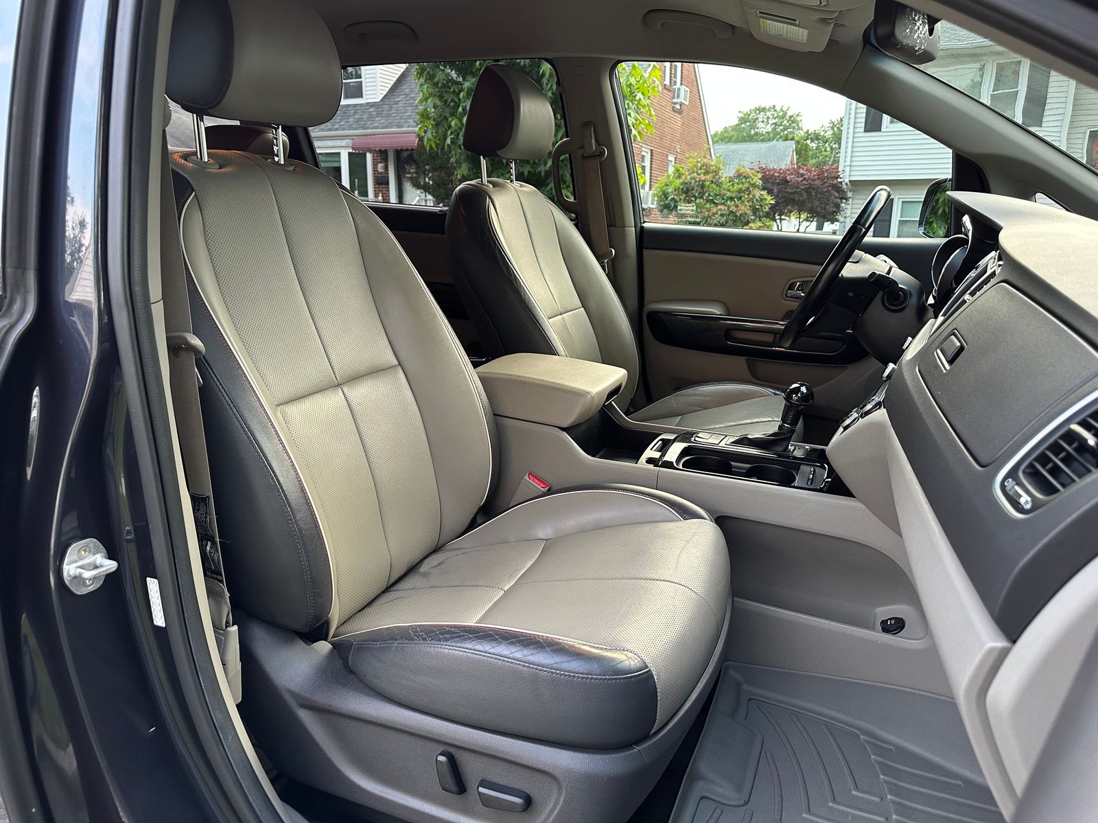2016 Kia Sedona SX FWD