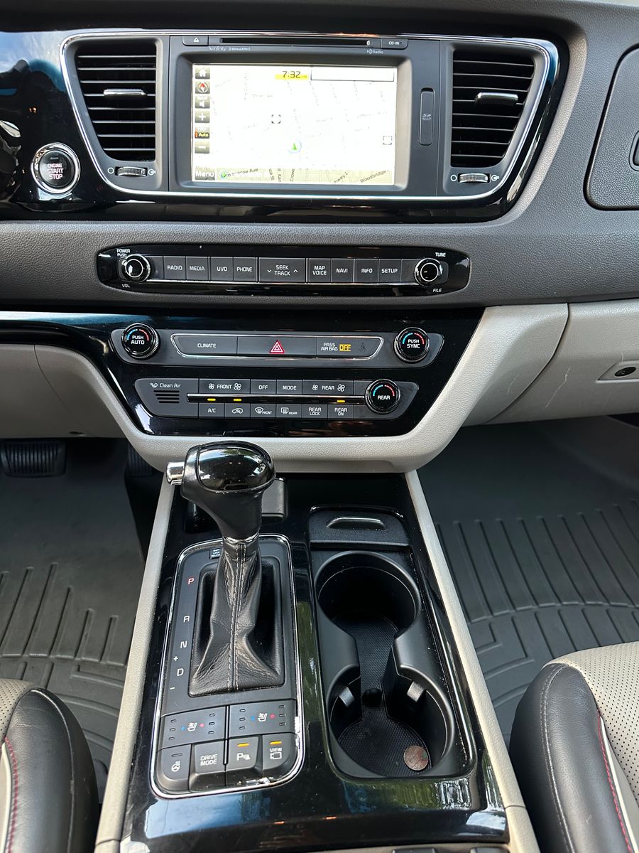 2016 Kia Sedona SX FWD