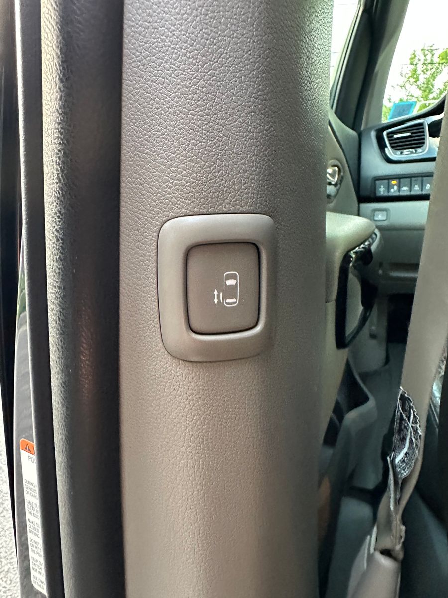 2016 Kia Sedona SX FWD