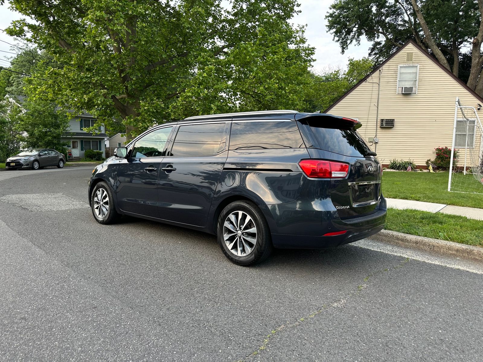 2016 Kia Sedona SX FWD