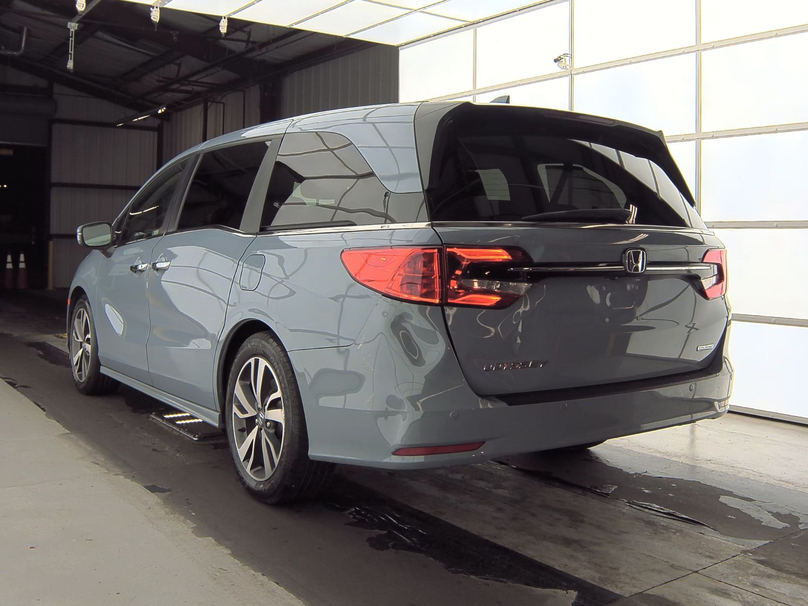 2024 Honda Odyssey Touring FWD