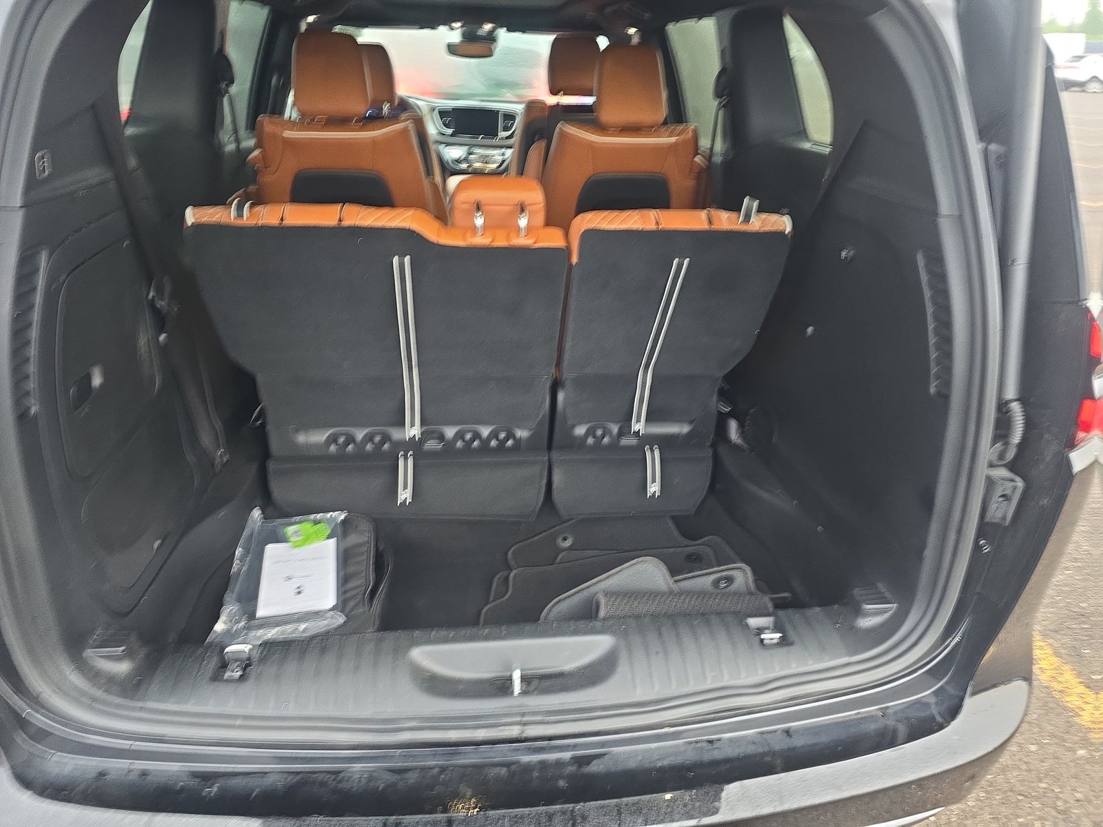 2024 Chrysler Pacifica Hybrid Pinnacle FWD