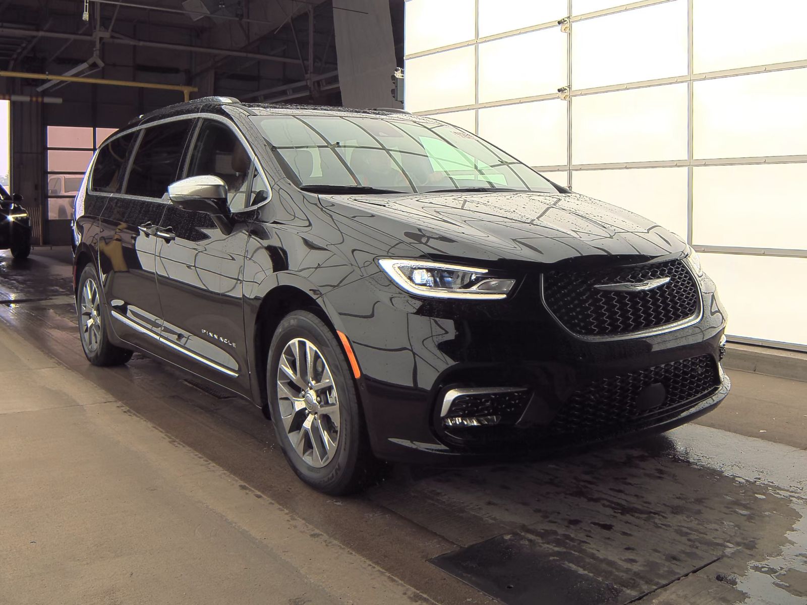 2024 Chrysler Pacifica Hybrid Pinnacle FWD