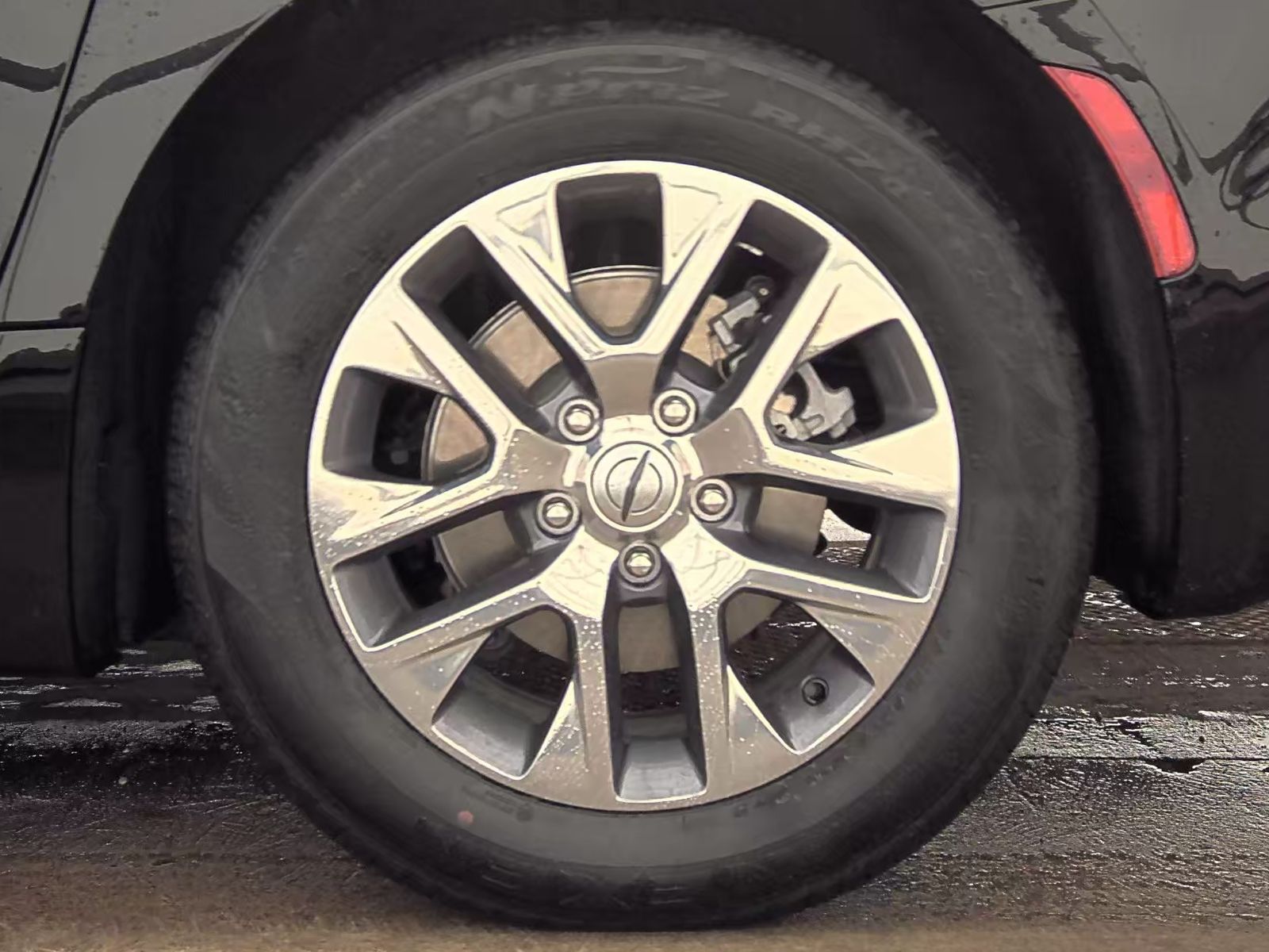 2024 Chrysler Pacifica Hybrid Pinnacle FWD