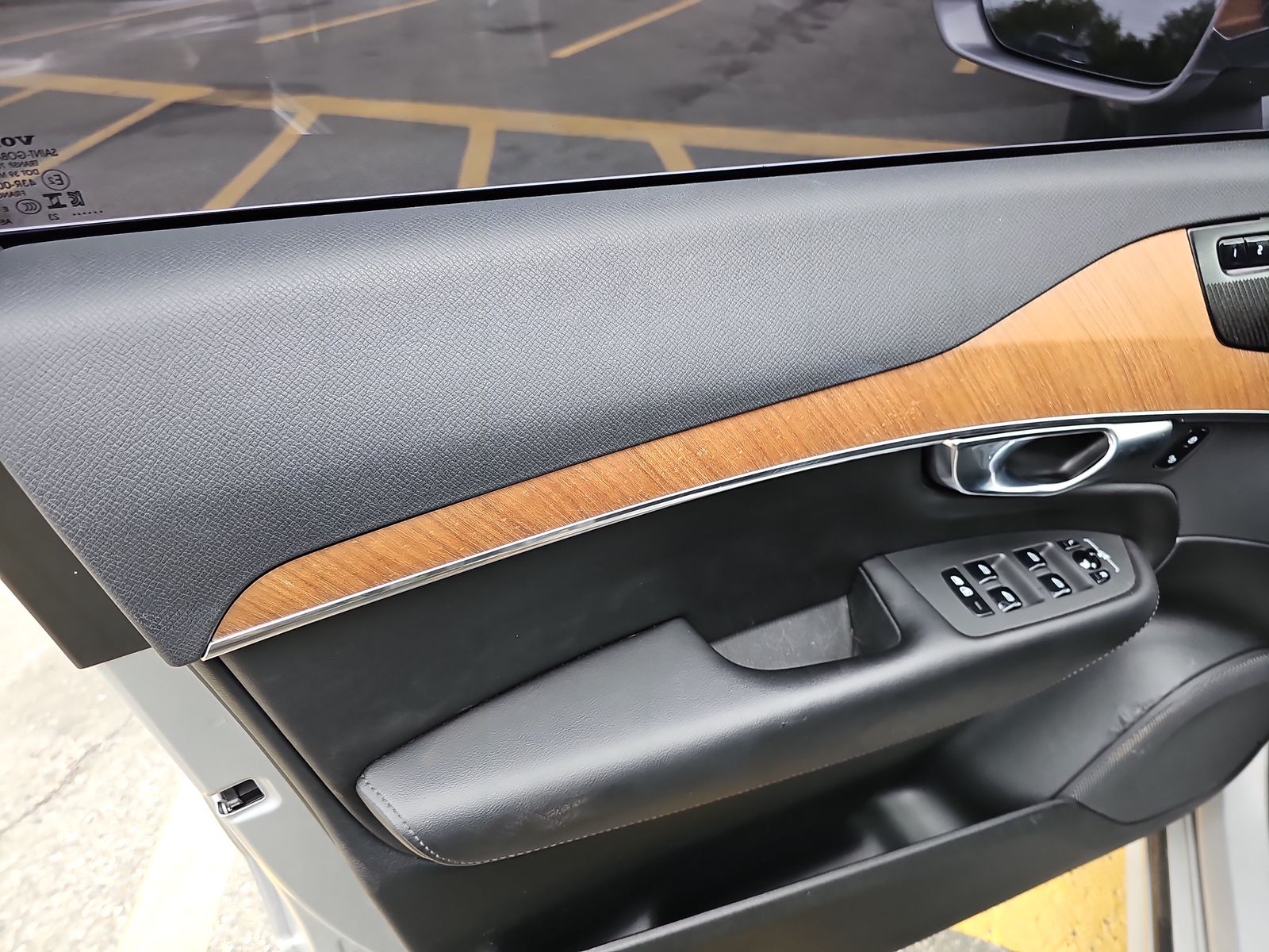 2023 Volvo XC90 B6 Plus AWD