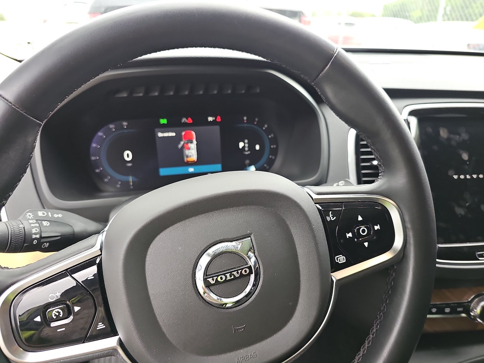 2023 Volvo XC90 B6 Plus AWD