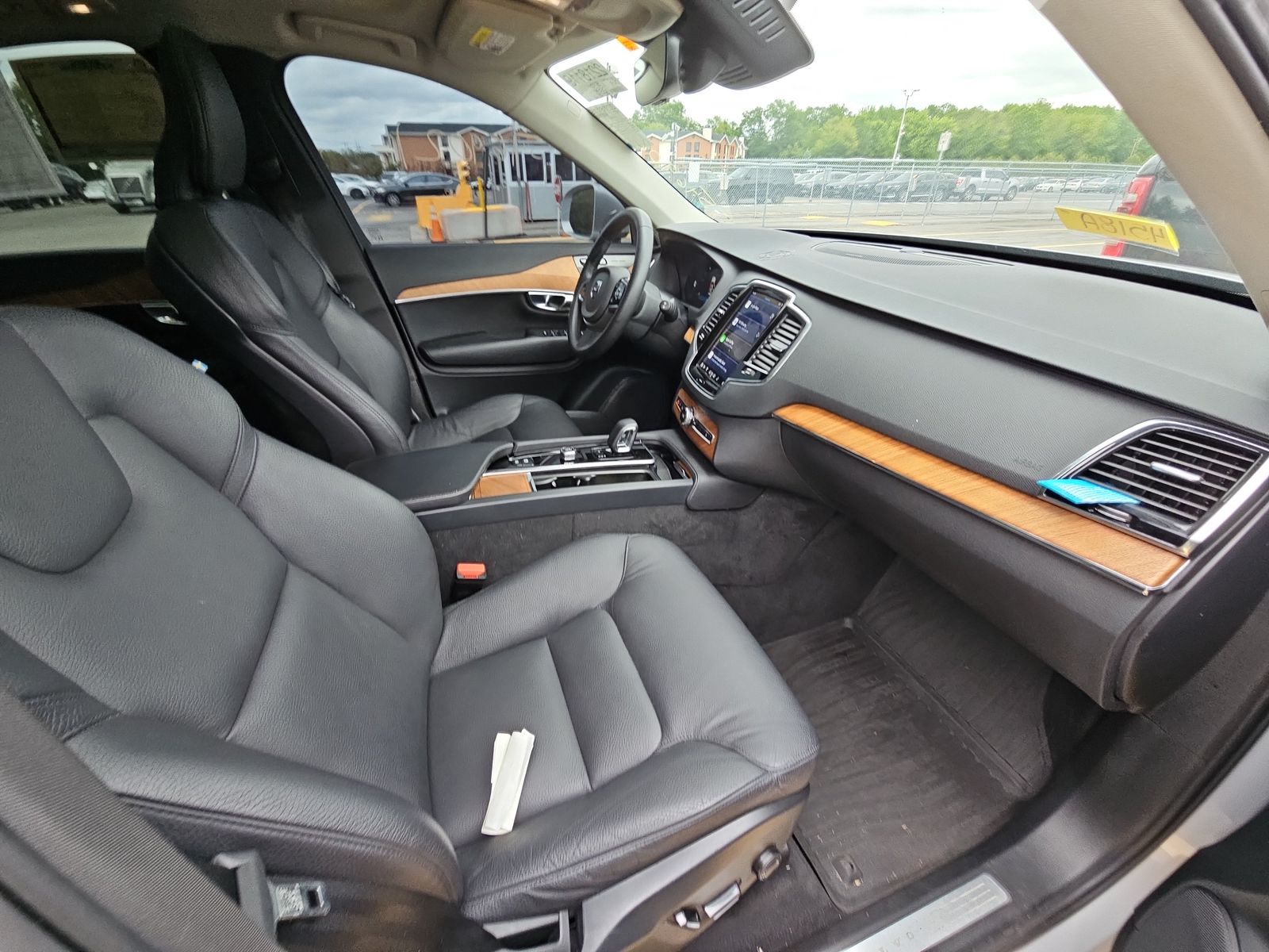 2023 Volvo XC90 B6 Plus AWD