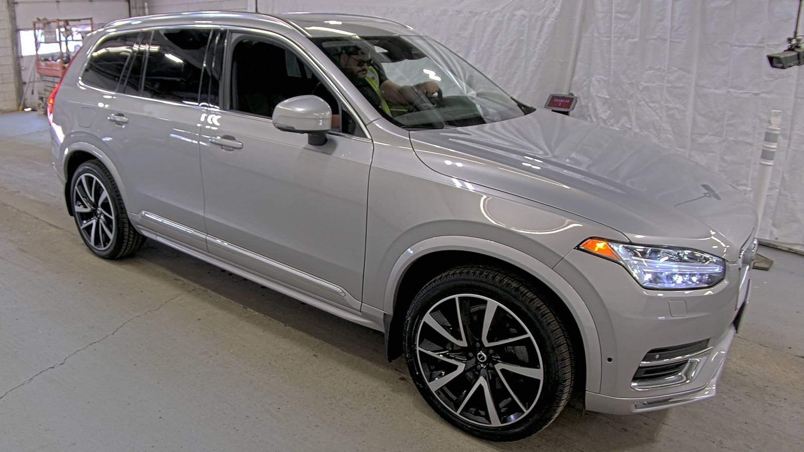 2023 Volvo XC90 B6 Plus AWD