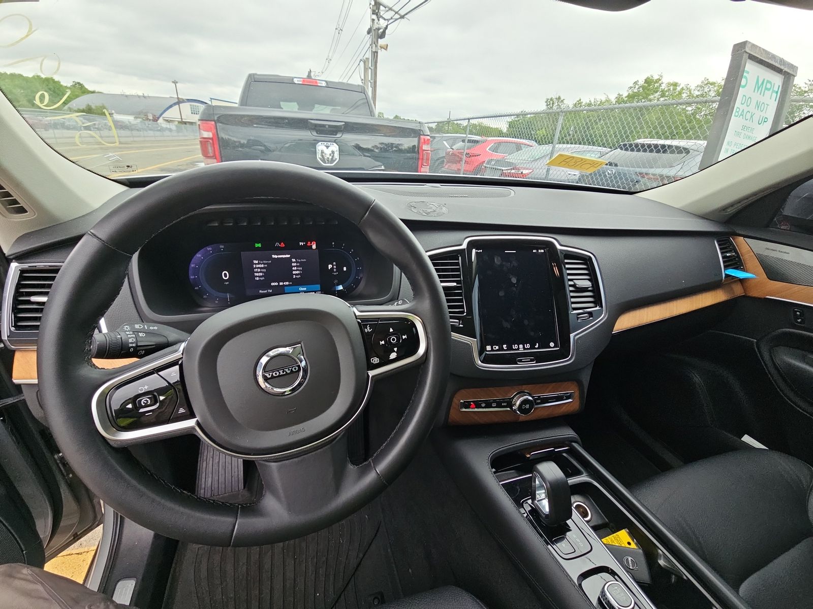 2023 Volvo XC90 B6 Plus AWD