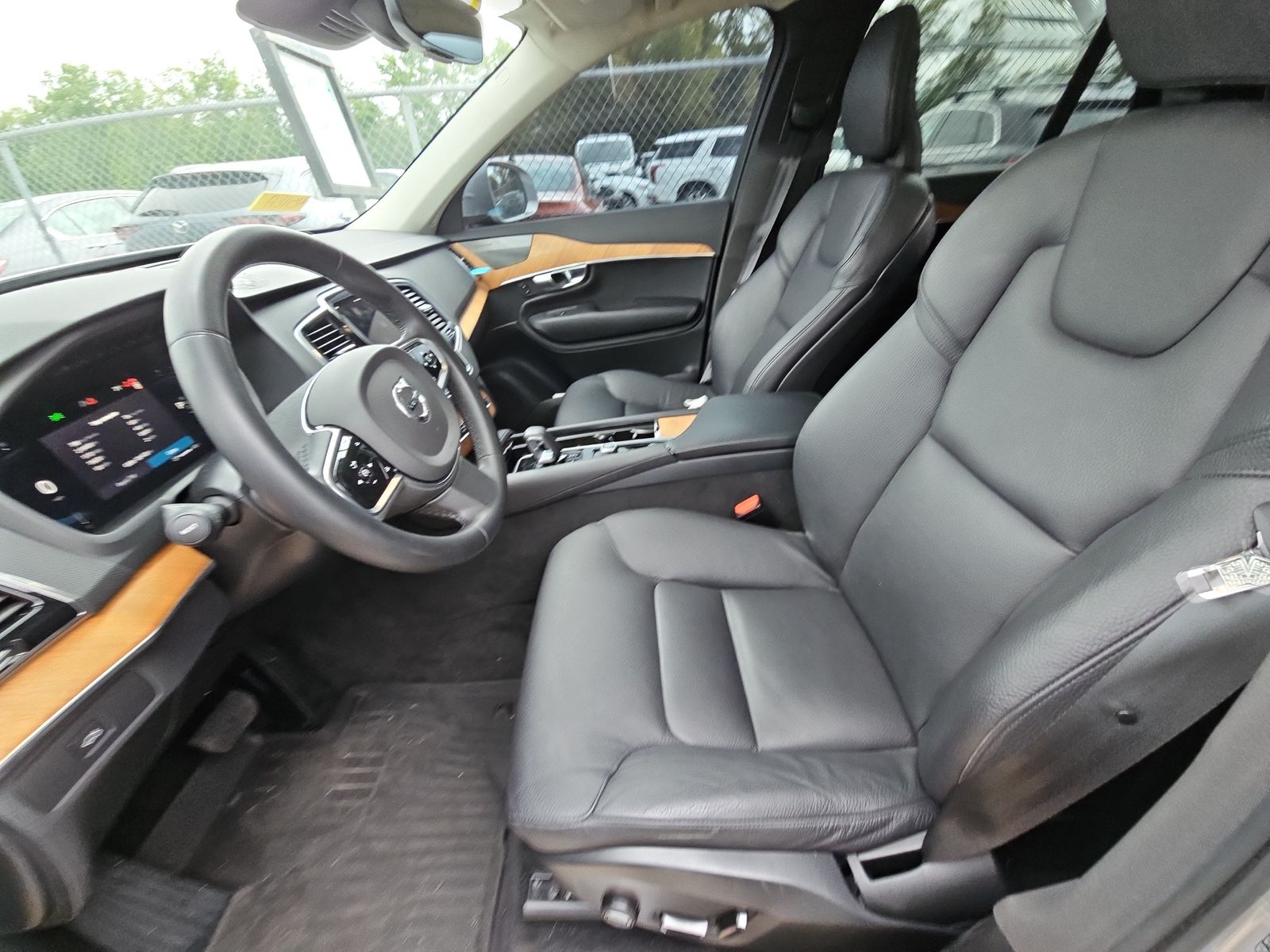 2023 Volvo XC90 B6 Plus AWD