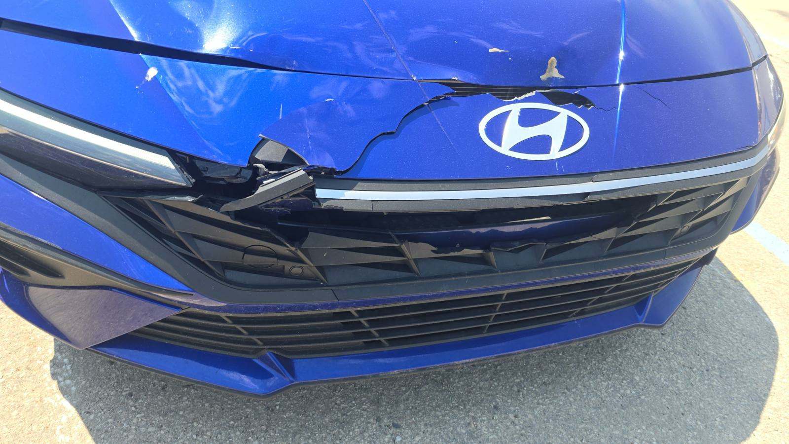 2025 Hyundai Elantra SE FWD