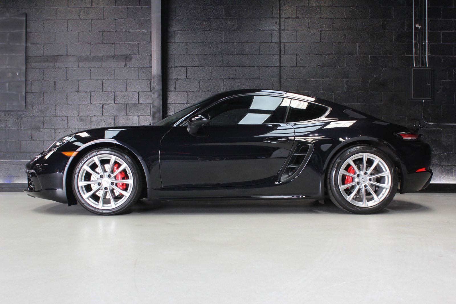 2022 Porsche 718 Cayman S RWD