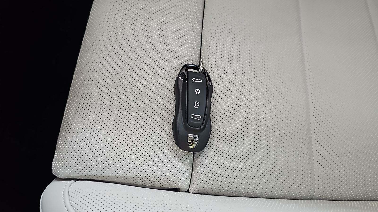 2024 Porsche Macan Electric Turbo AWD