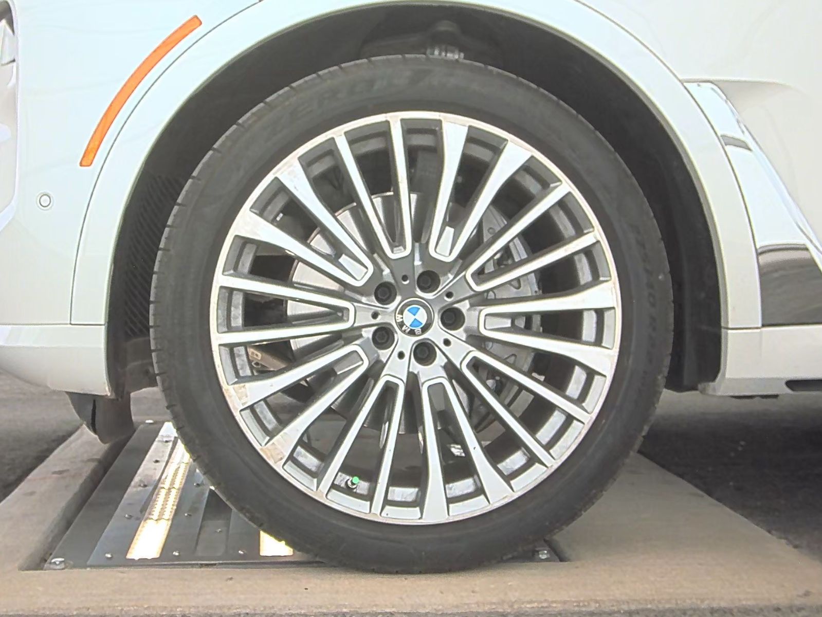 2025 BMW X7 xDrive40i AWD