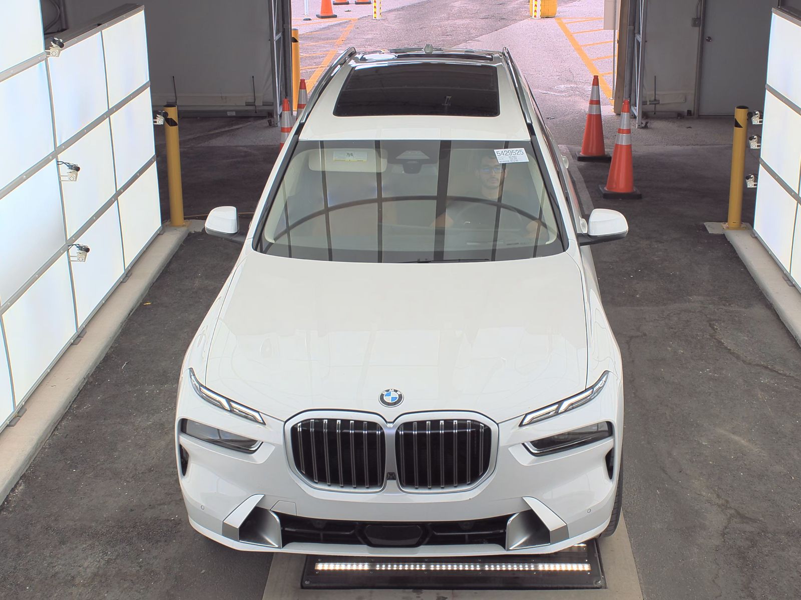 2025 BMW X7 xDrive40i AWD