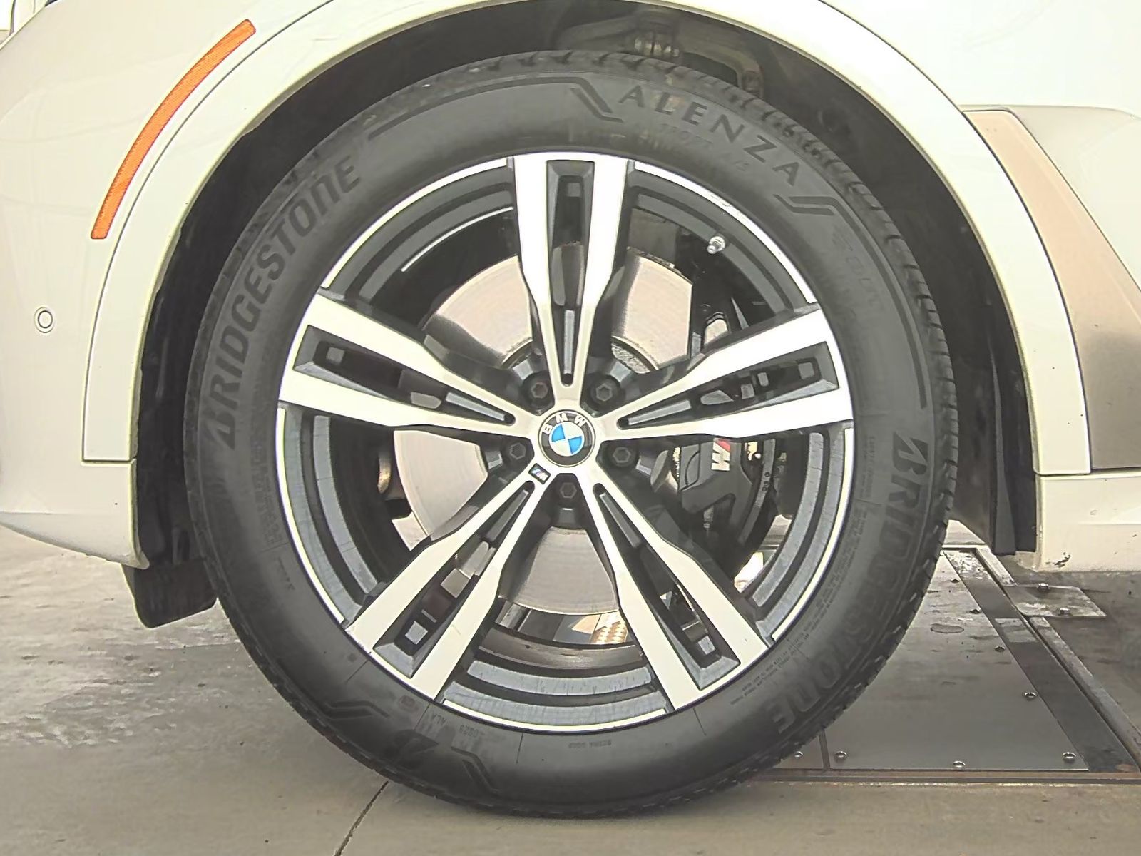2022 BMW X7 M50i AWD