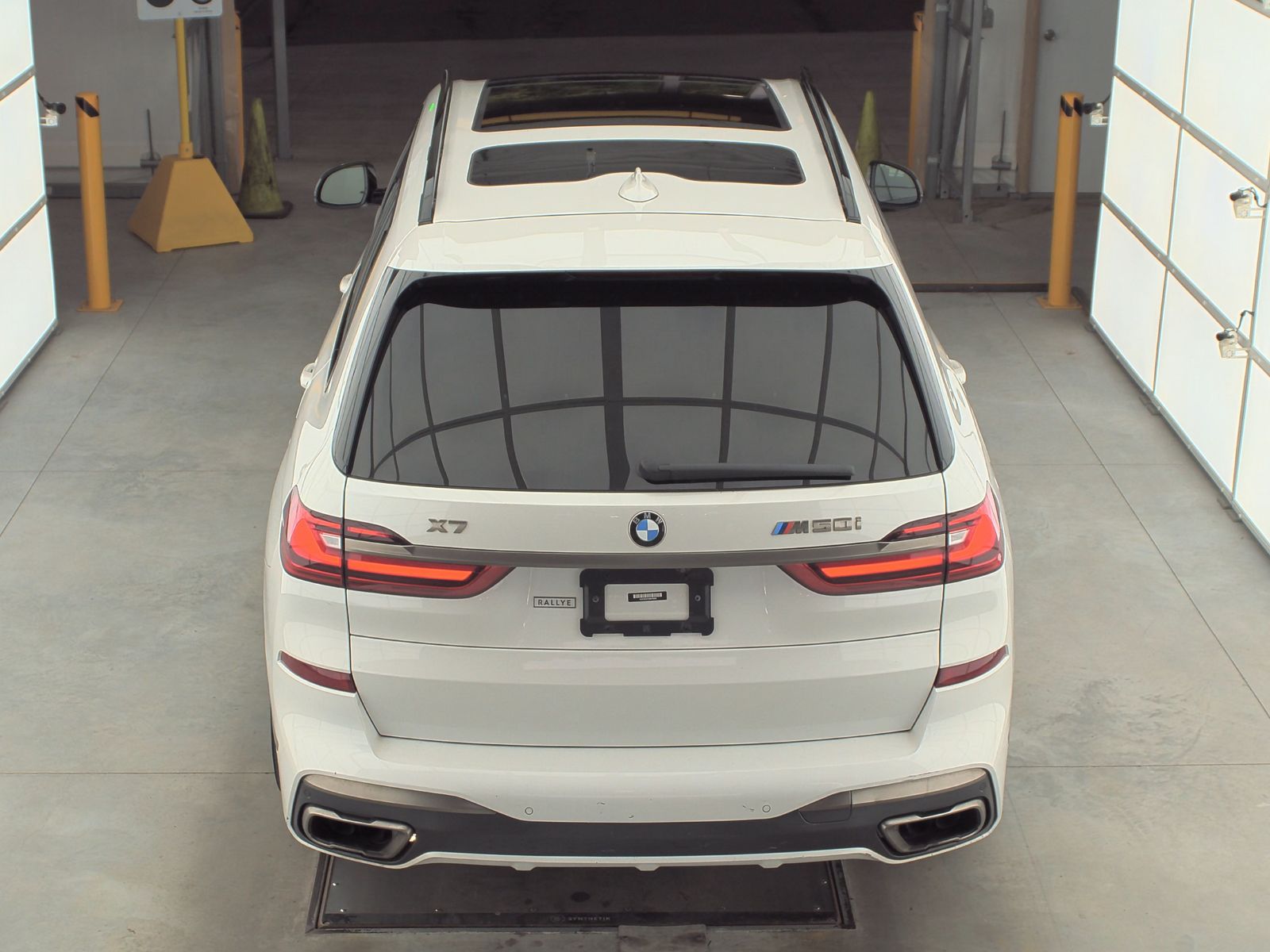 2022 BMW X7 M50i AWD