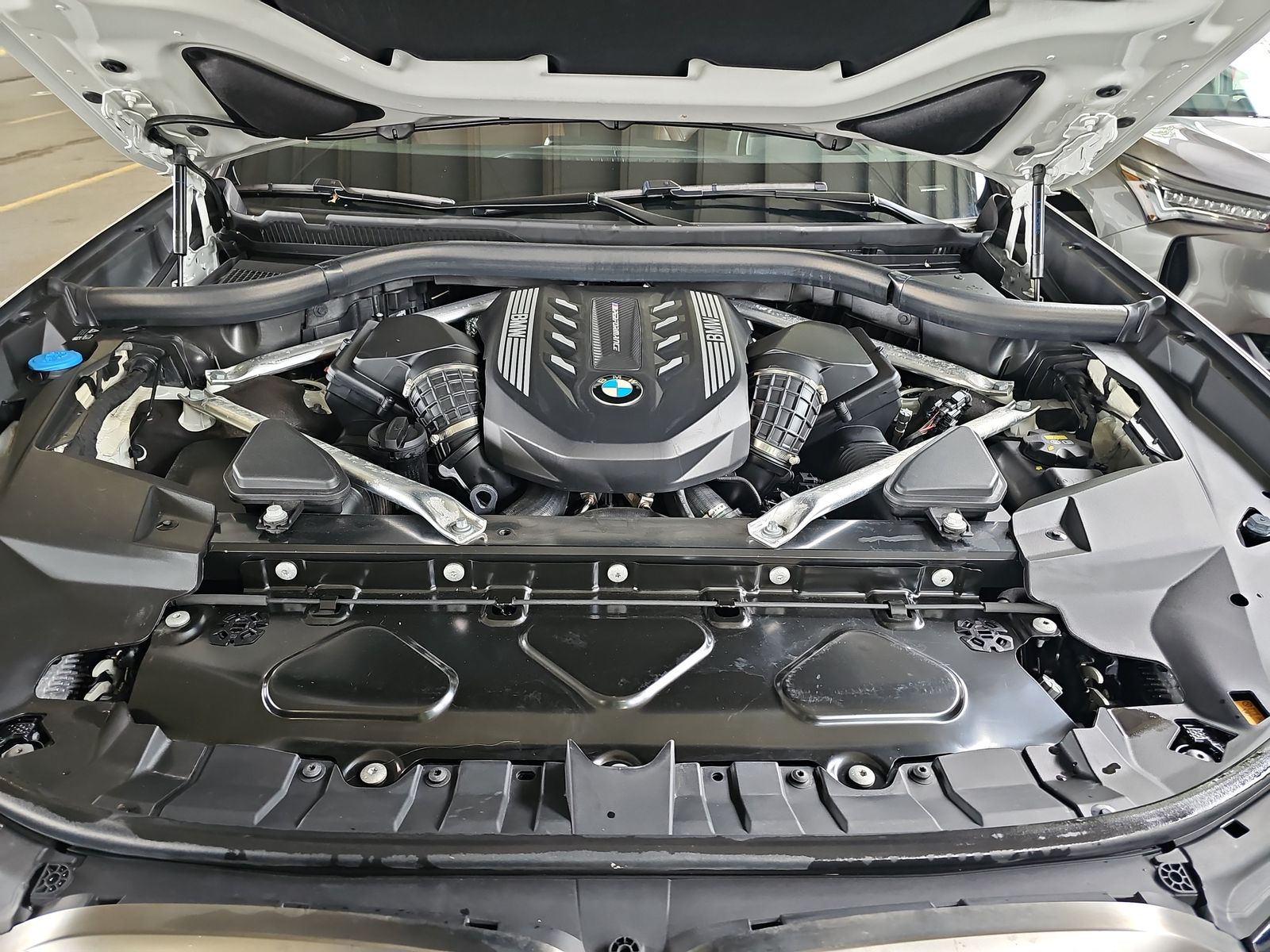 2022 BMW X7 M50i AWD