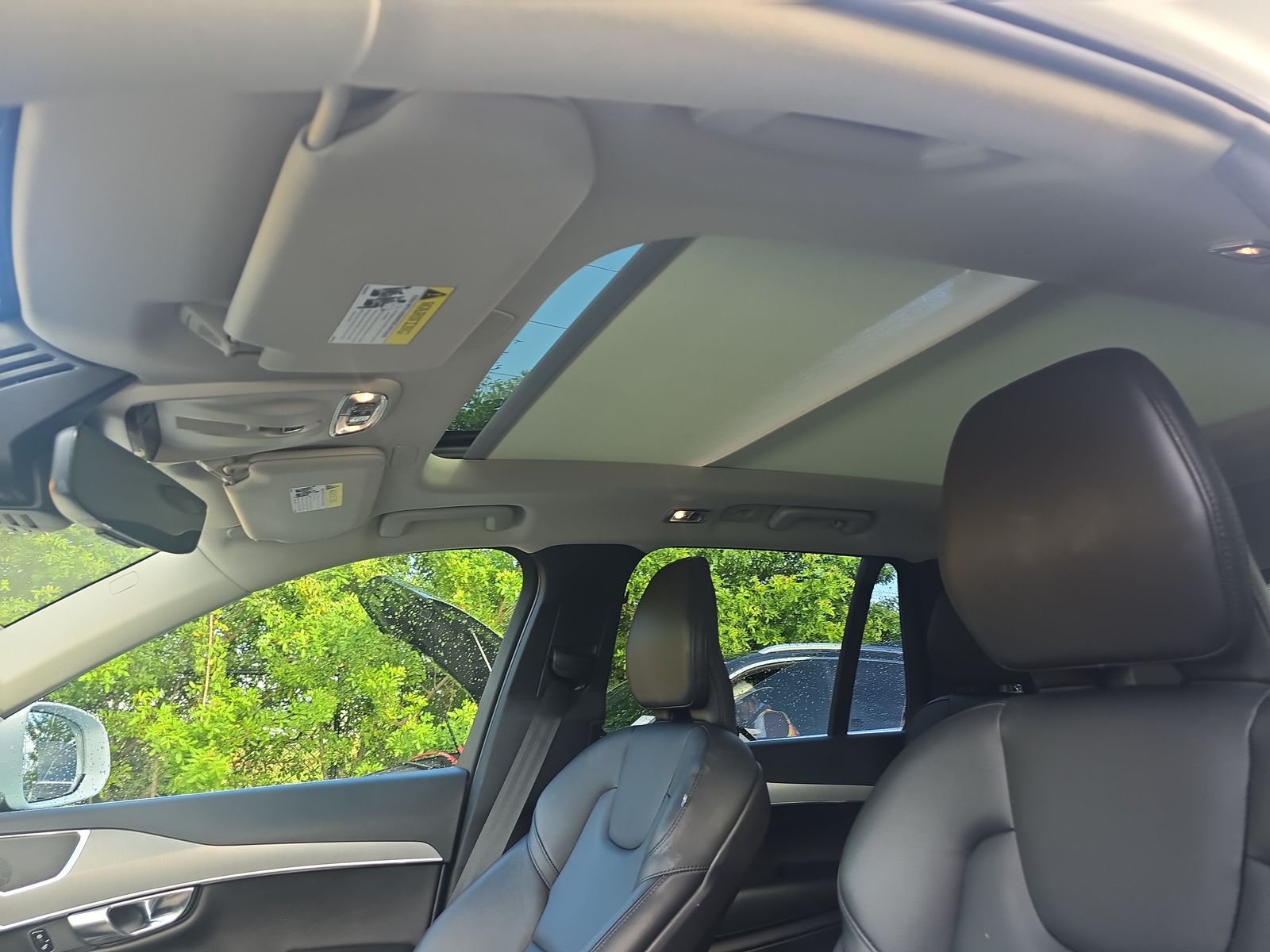 2022 Volvo XC90 T5 Momentum AWD