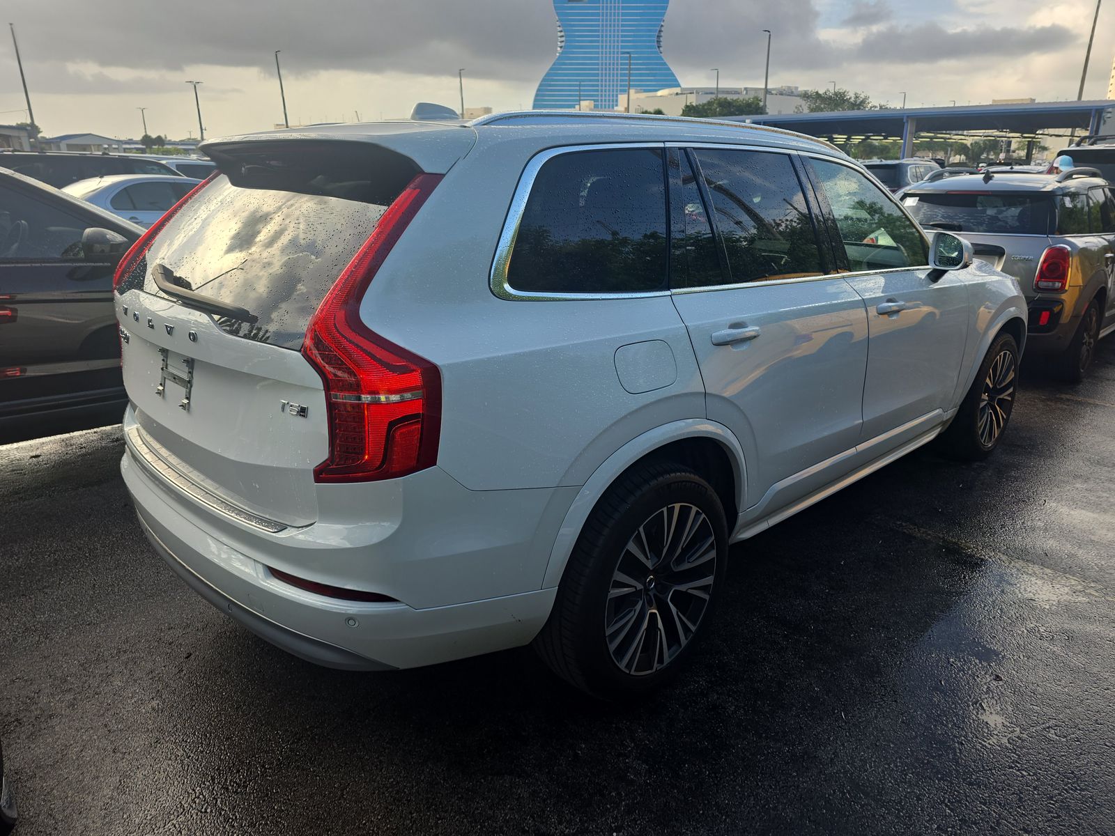 2022 Volvo XC90 T5 Momentum AWD