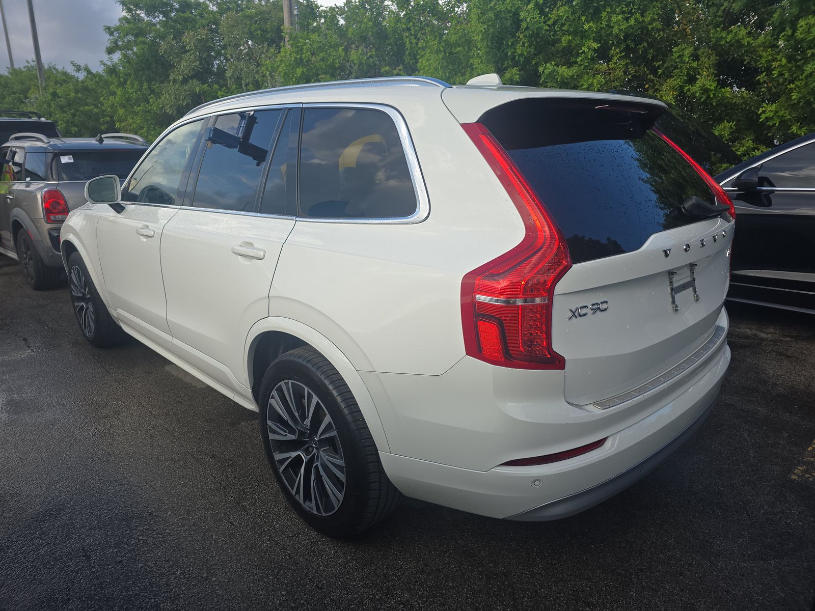 2022 Volvo XC90 T5 Momentum AWD
