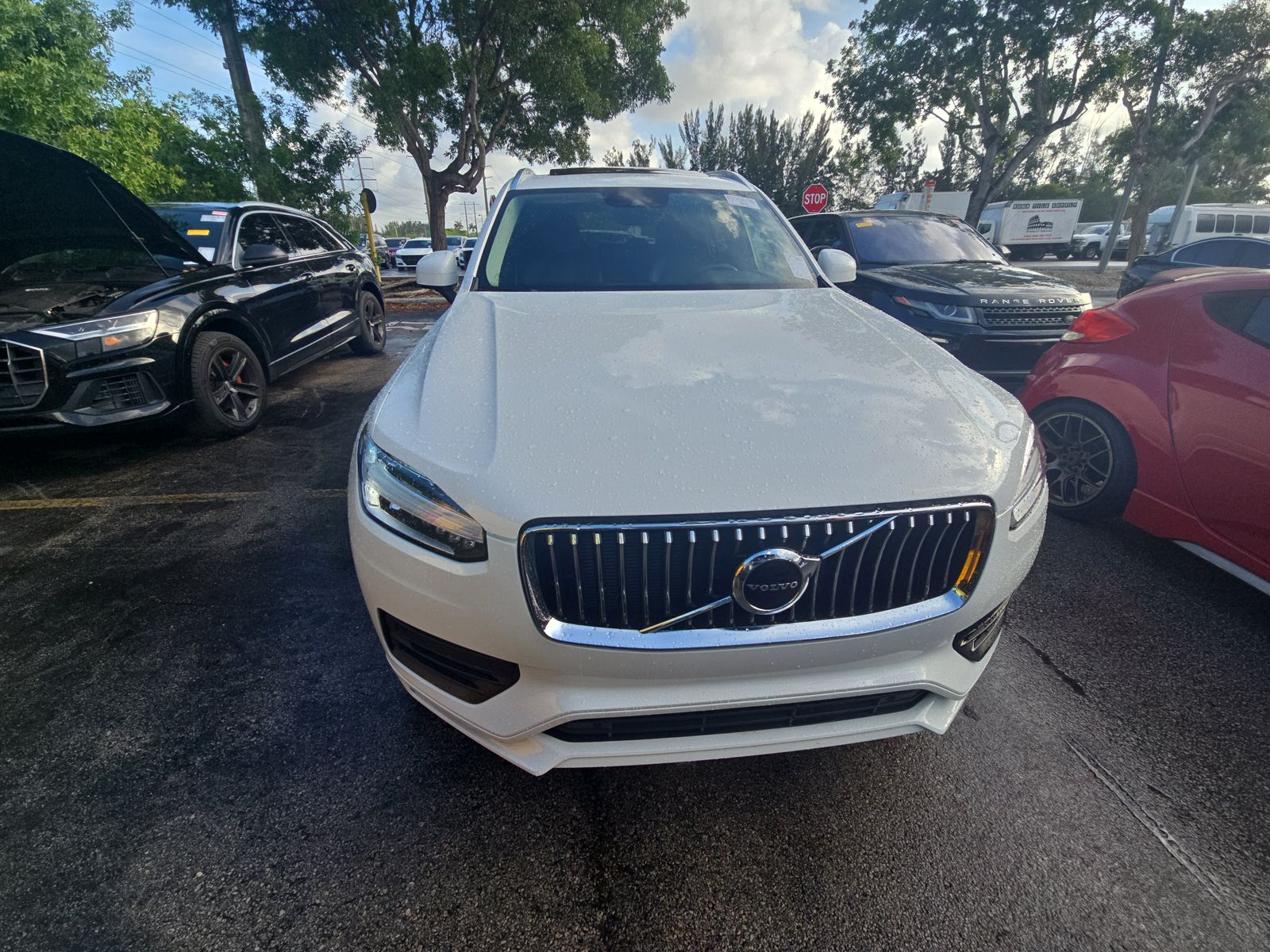 2022 Volvo XC90 T5 Momentum AWD