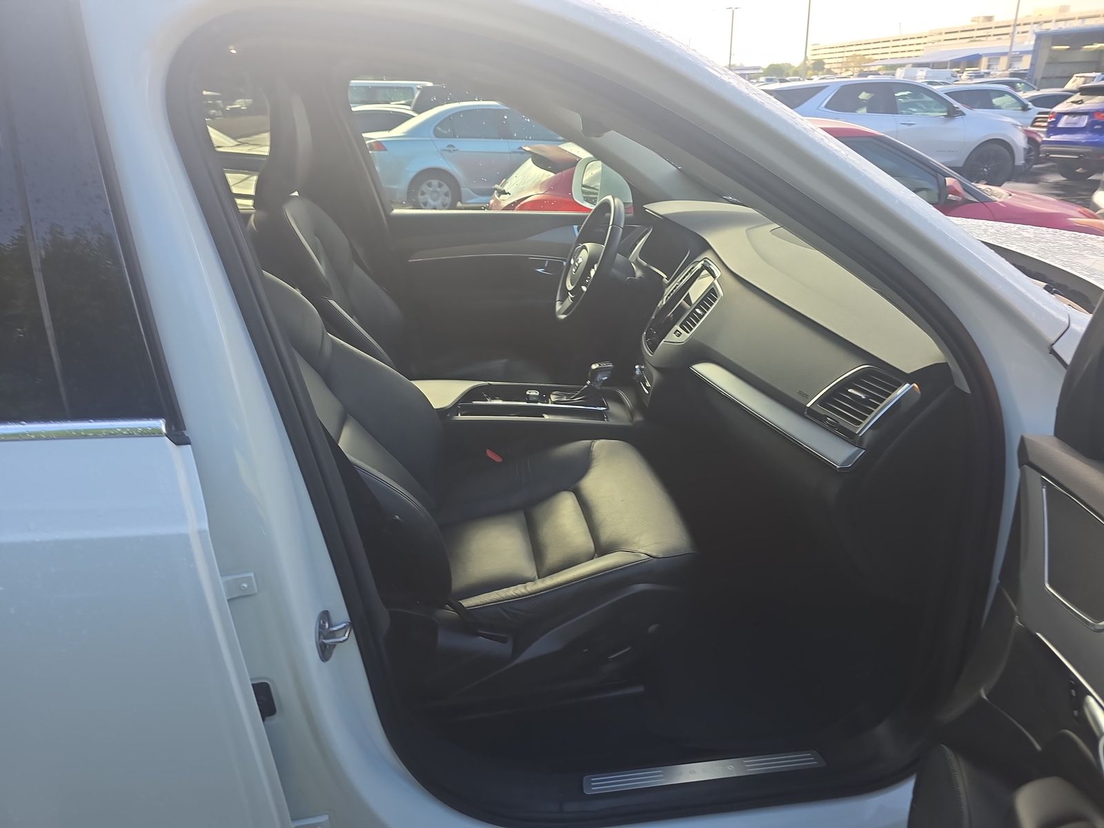 2022 Volvo XC90 T5 Momentum AWD