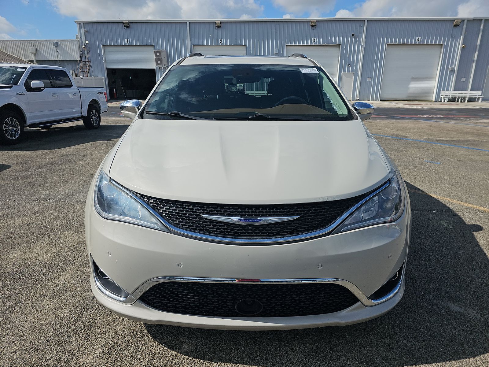 2019 Chrysler Pacifica Limited FWD