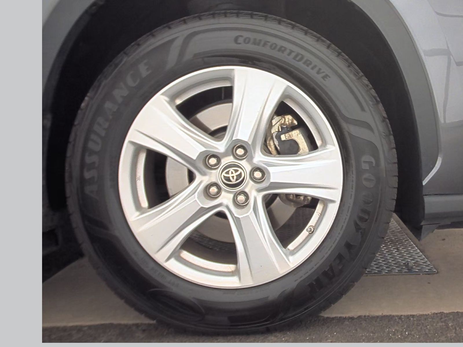 2023 Toyota Highlander Hybrid LE AWD