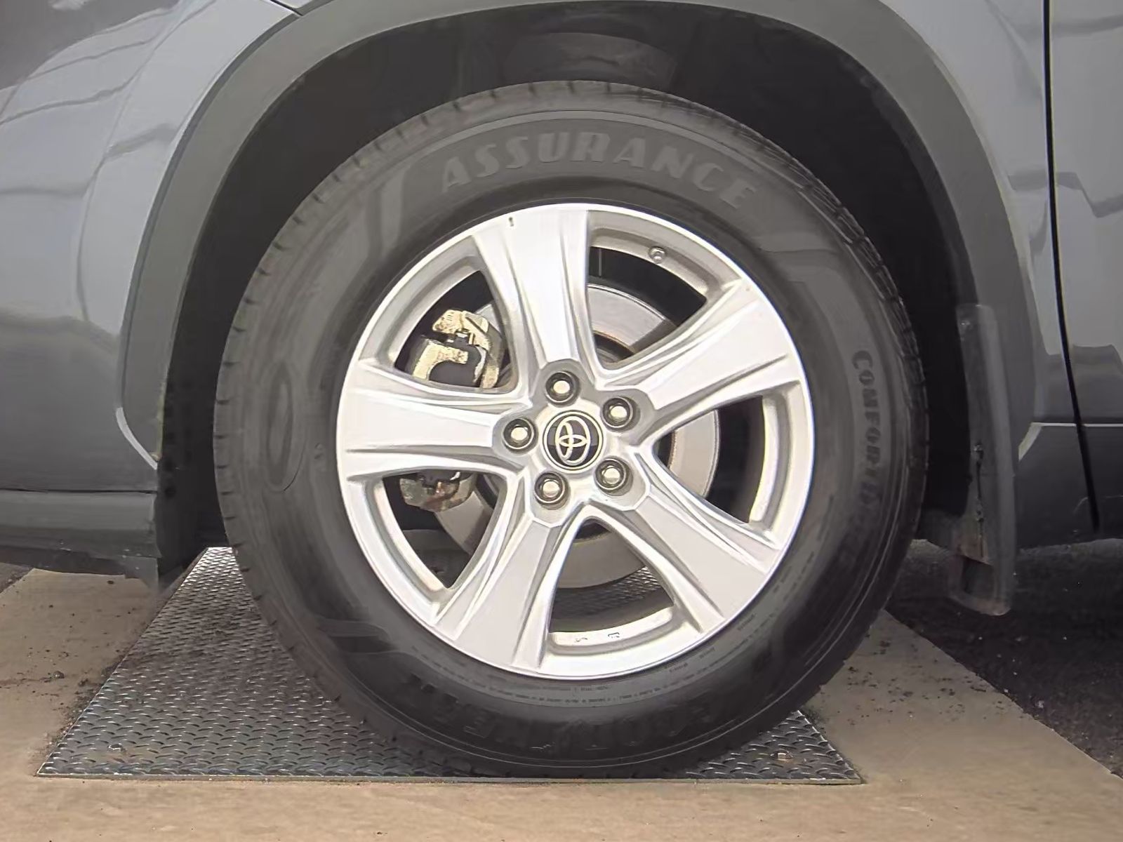 2023 Toyota Highlander Hybrid LE AWD