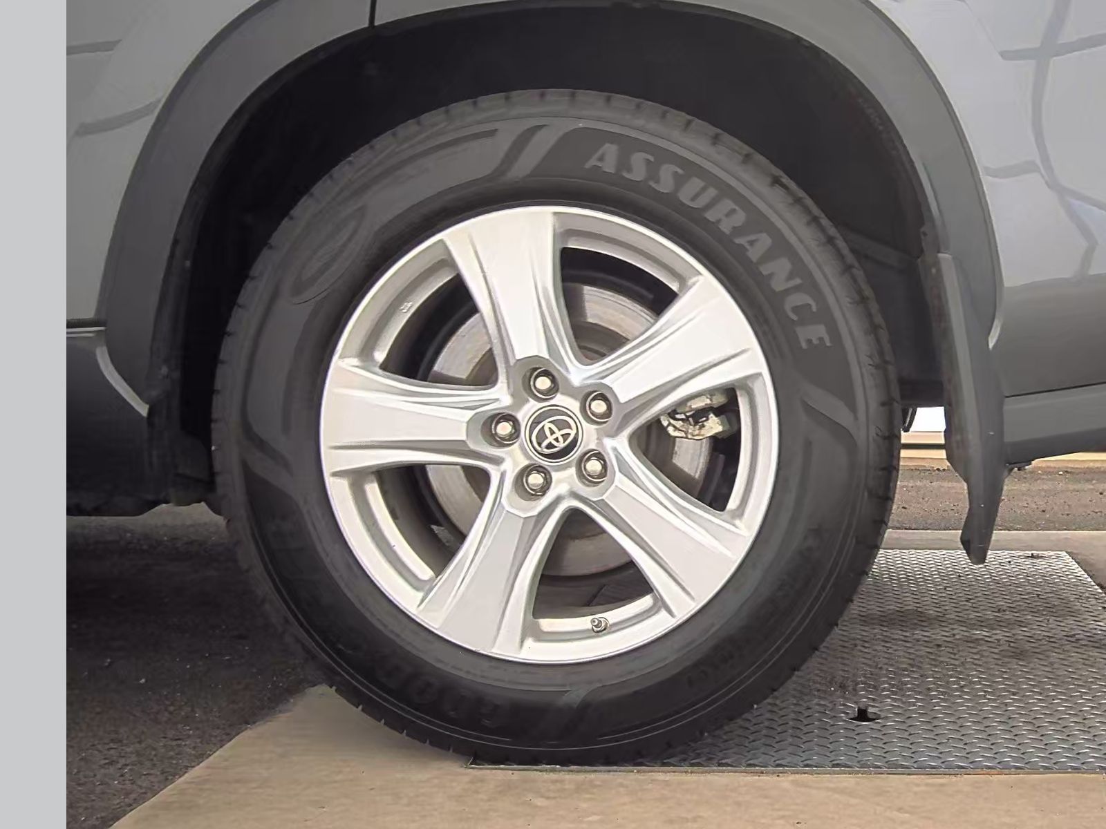 2023 Toyota Highlander Hybrid LE AWD
