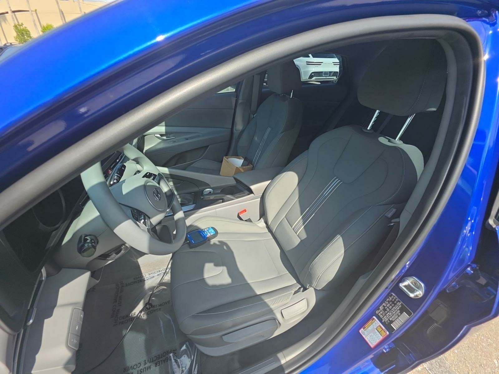 2023 Hyundai Elantra SEL FWD