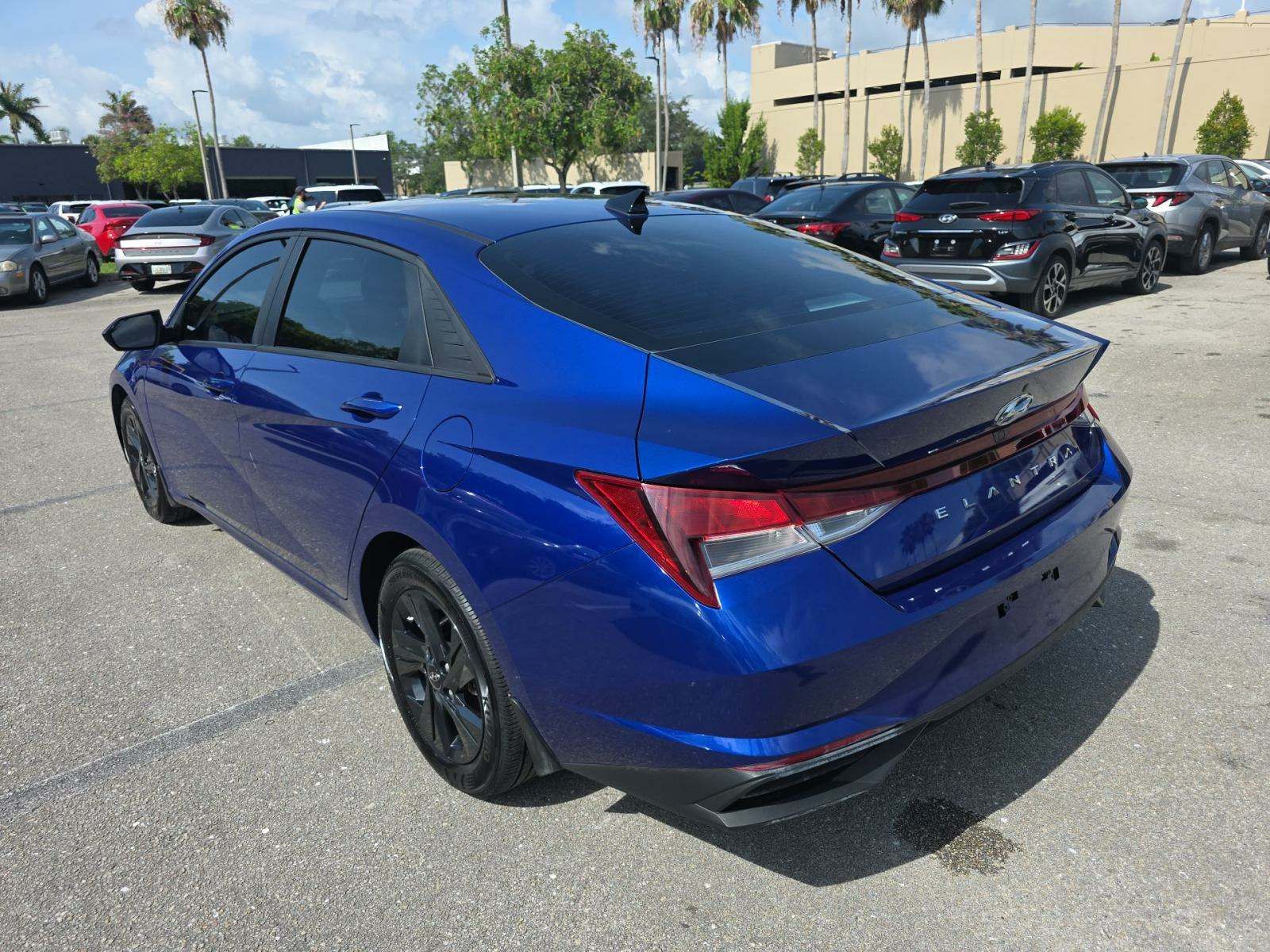 2023 Hyundai Elantra SEL FWD