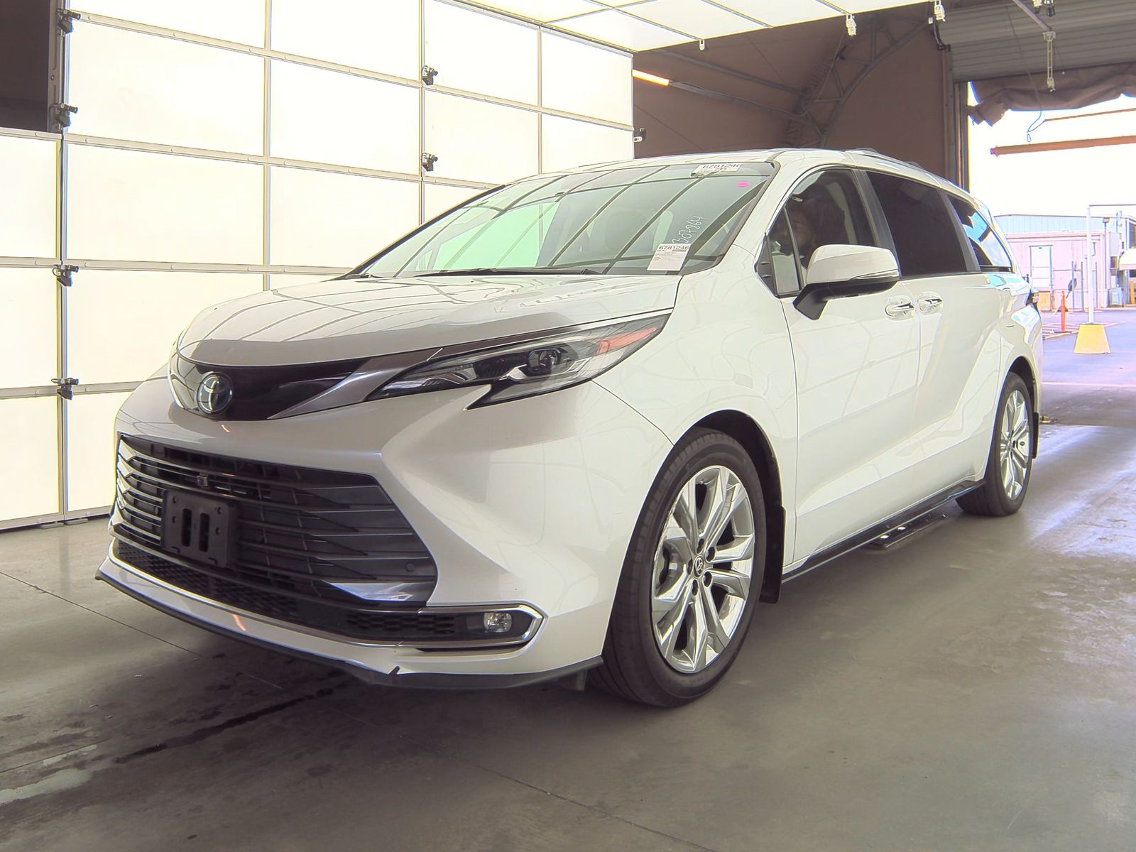 2022 Toyota Sienna Platinum FWD