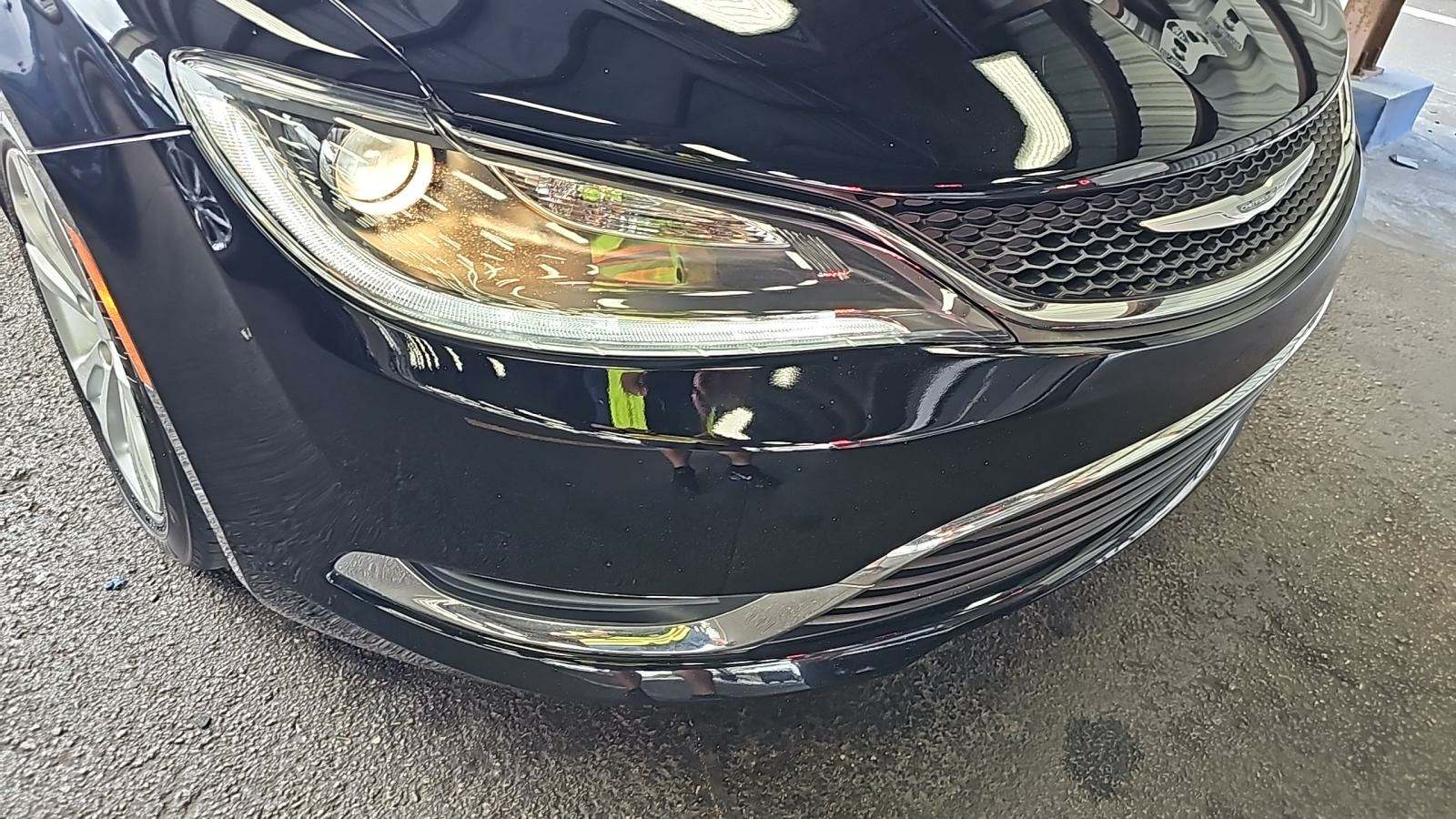 2017 Chrysler 200 Limited Platinum FWD