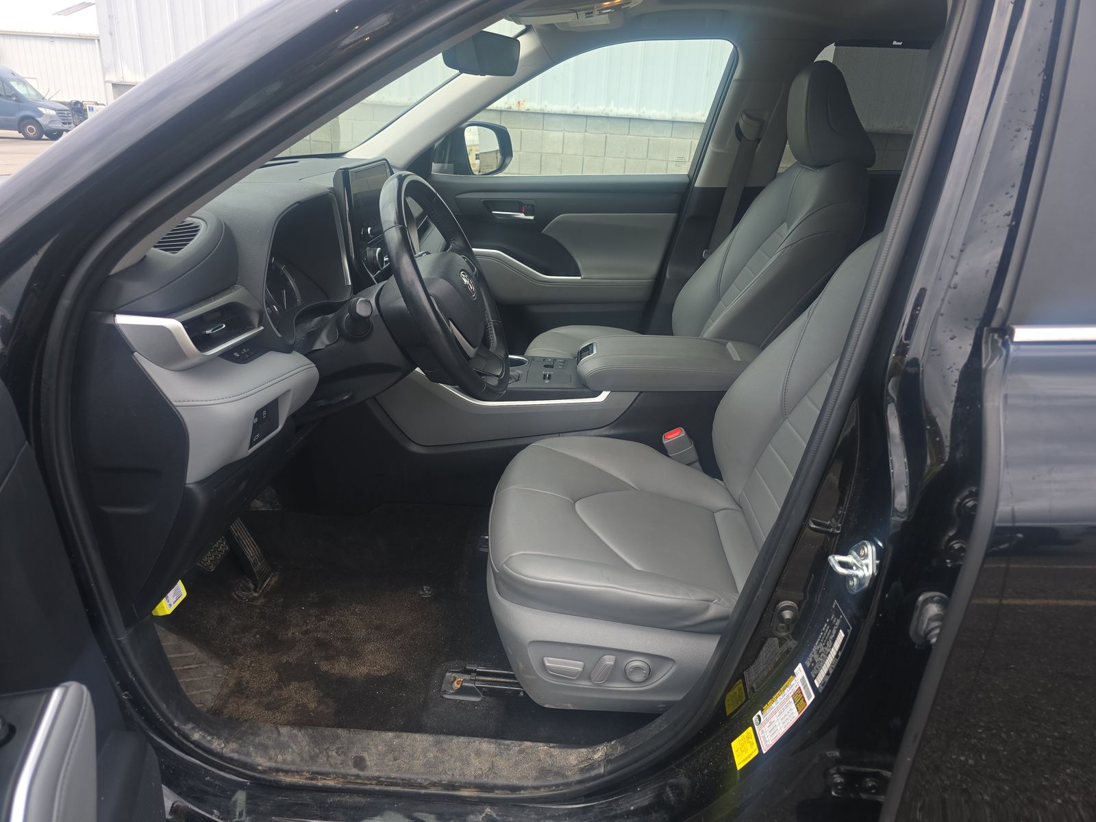 2023 Toyota Highlander XLE FWD