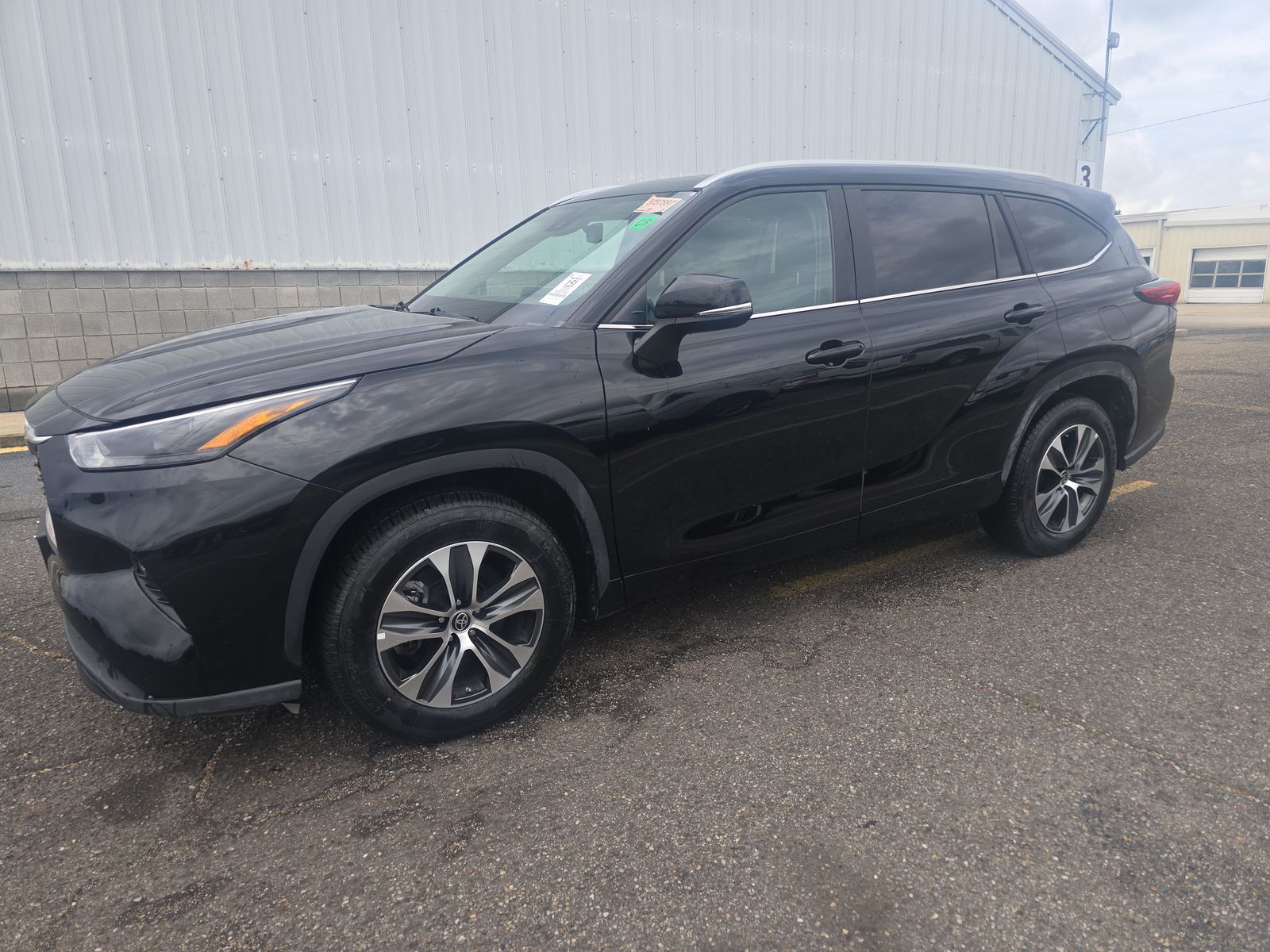 2023 Toyota Highlander XLE FWD