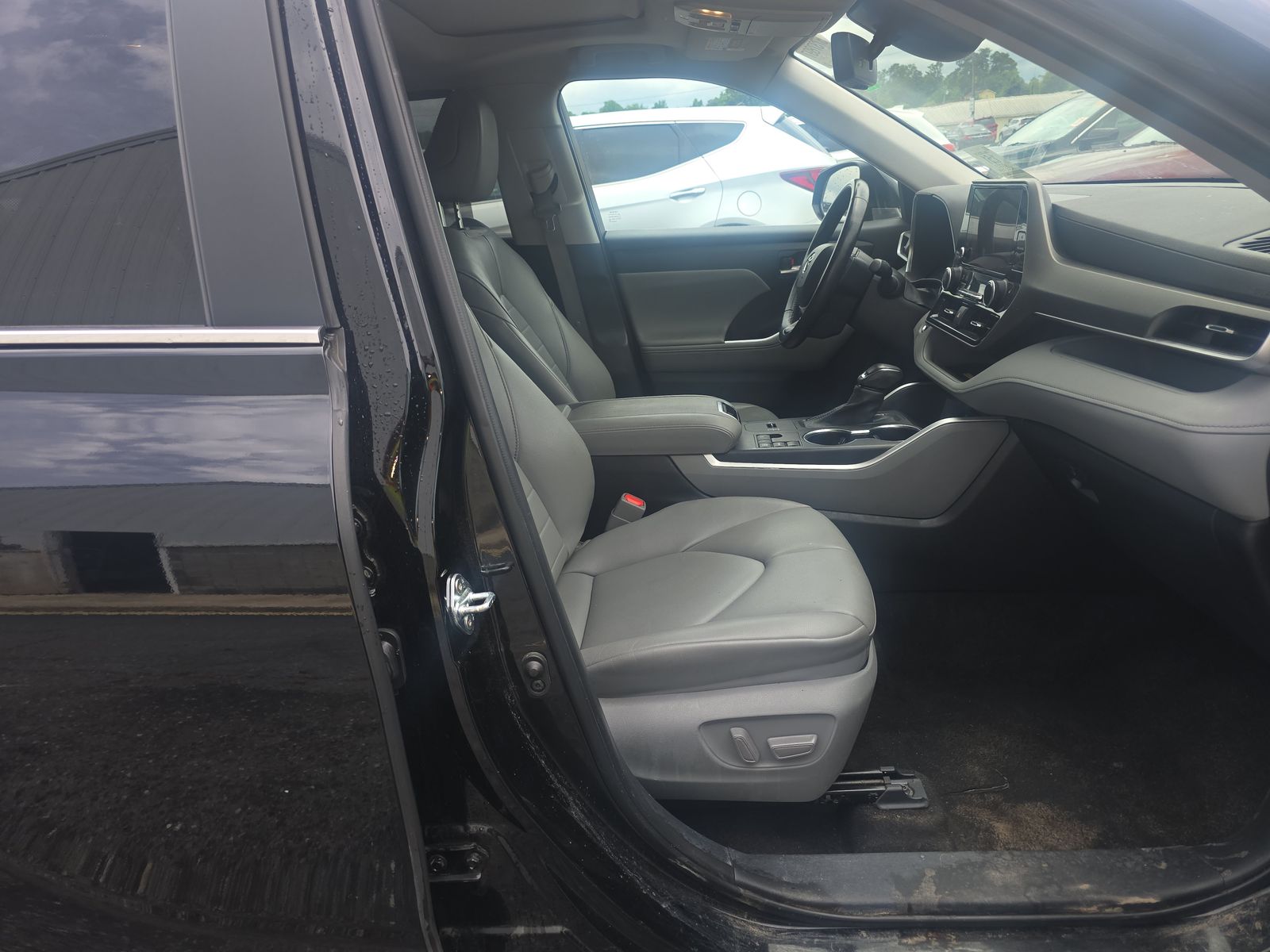 2023 Toyota Highlander XLE FWD