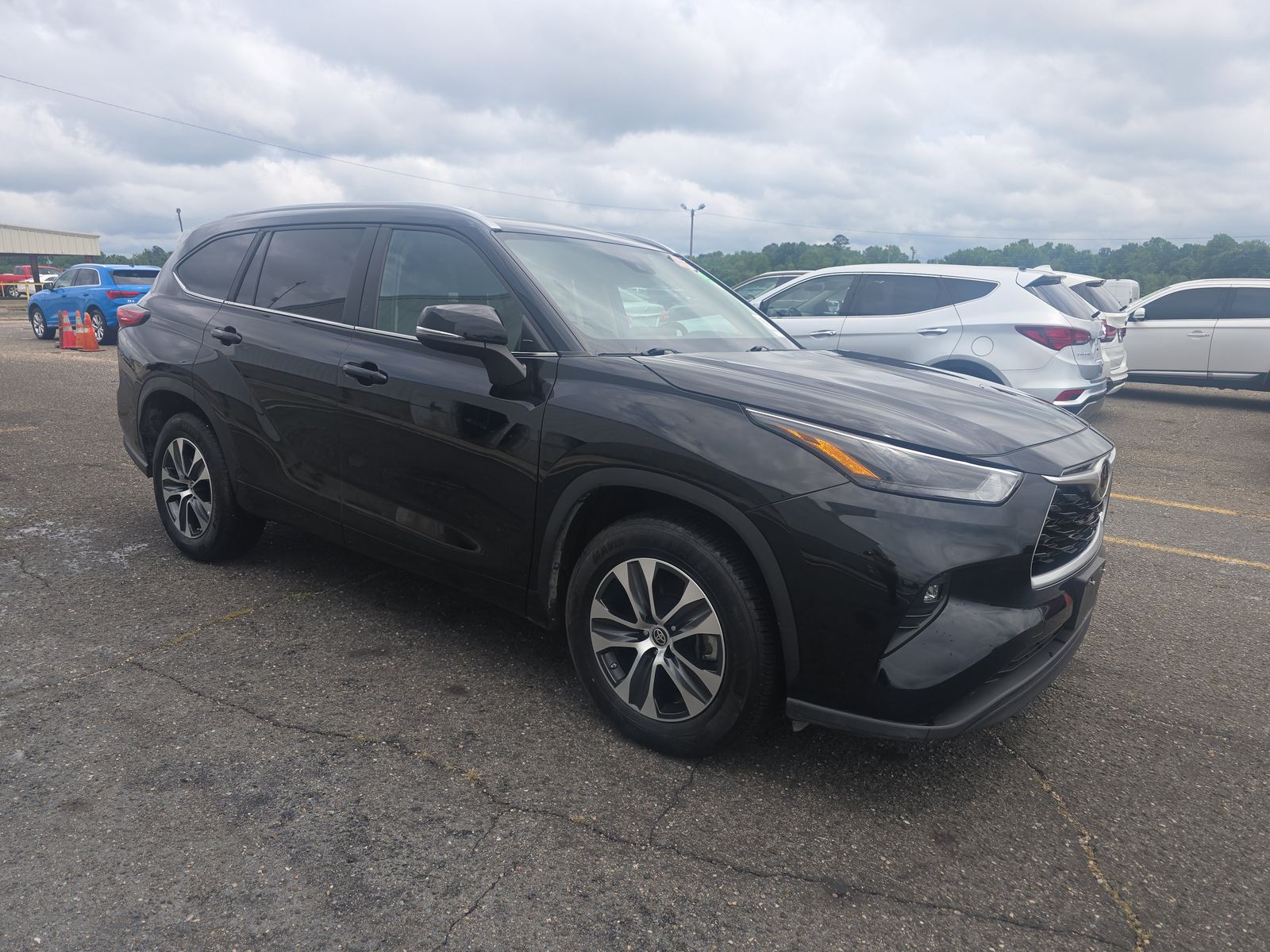 2023 Toyota Highlander XLE FWD