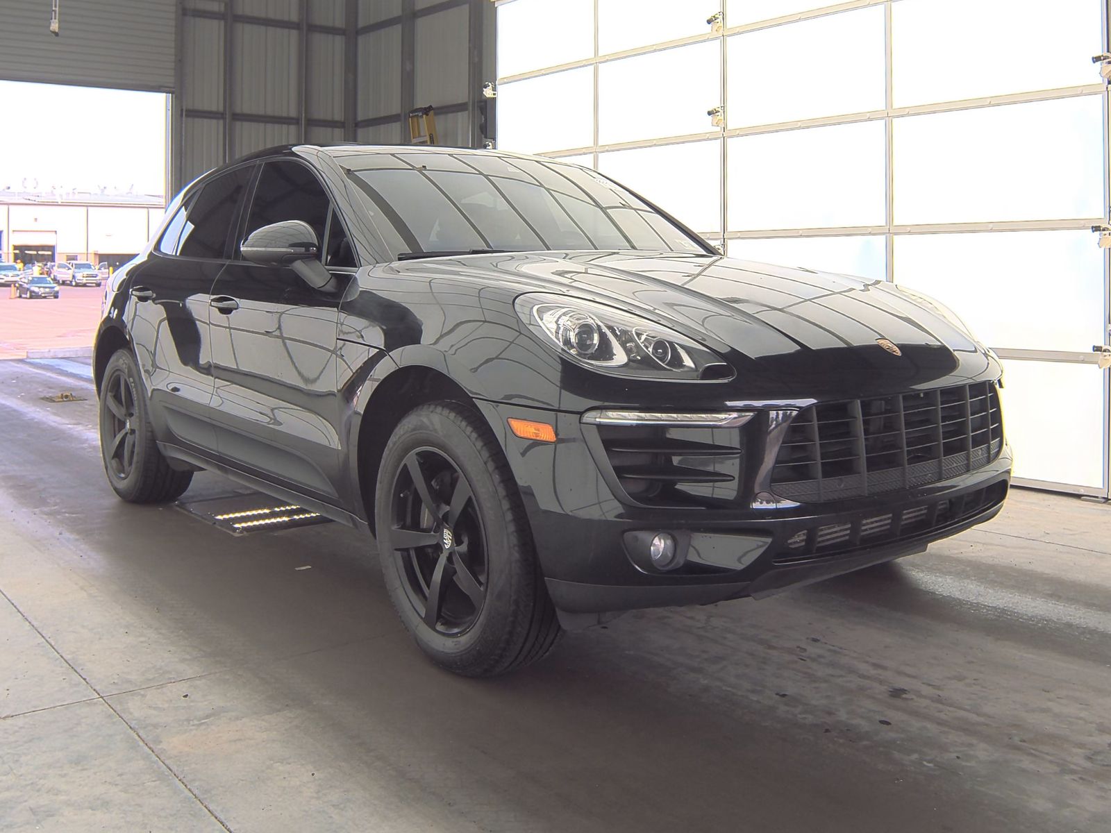 2017 Porsche Macan Base AWD