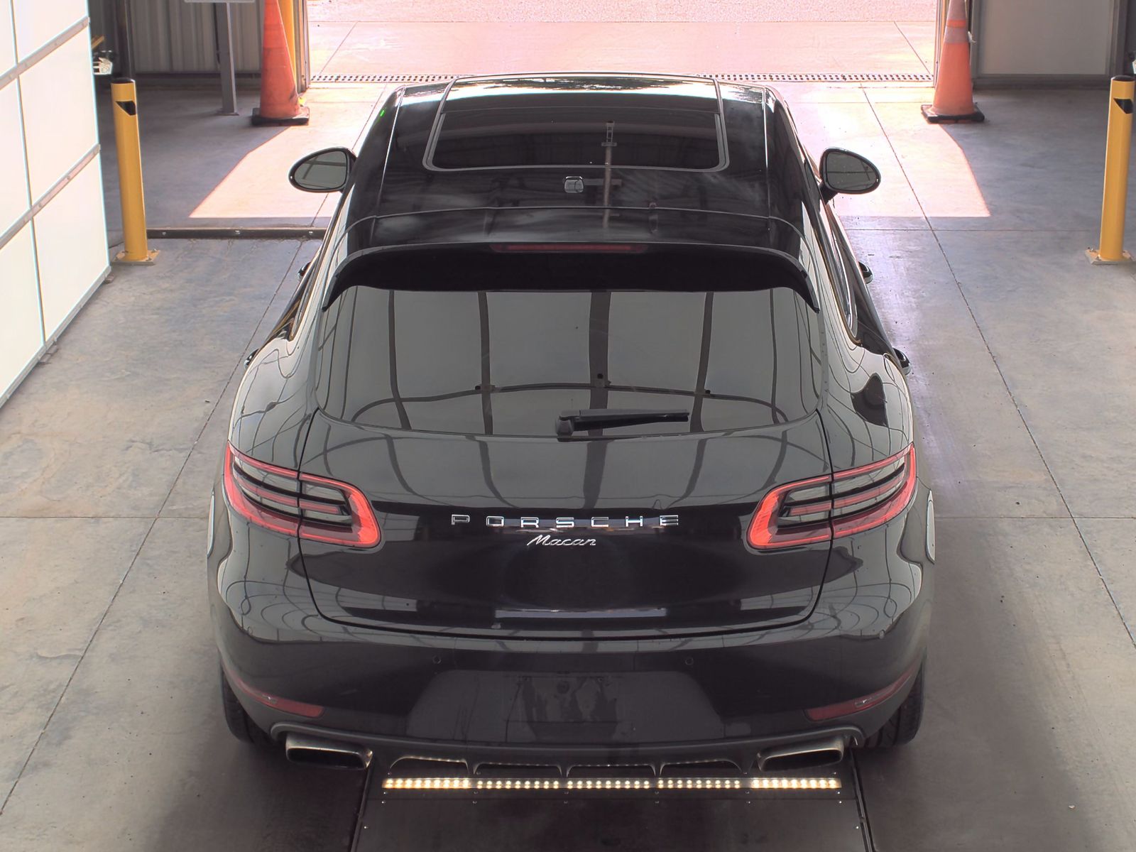 2017 Porsche Macan Base AWD