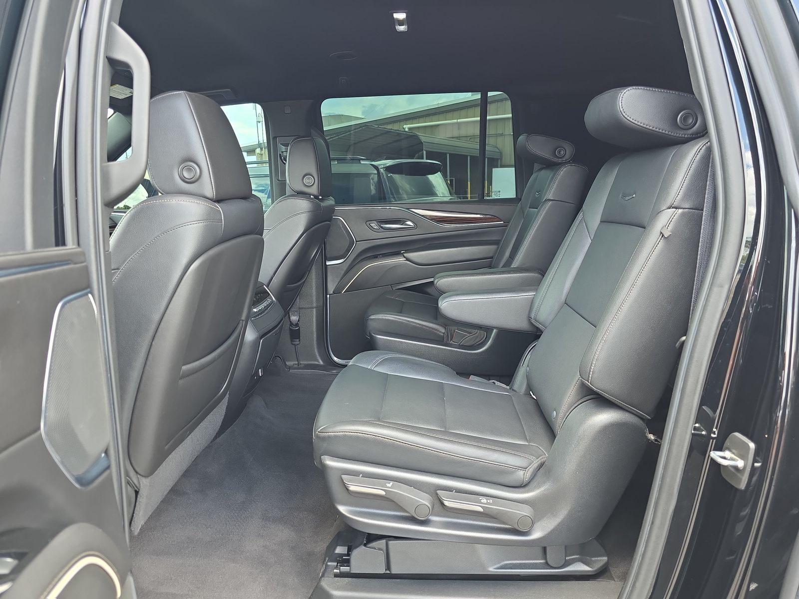 2022 Cadillac Escalade ESV Luxury RWD