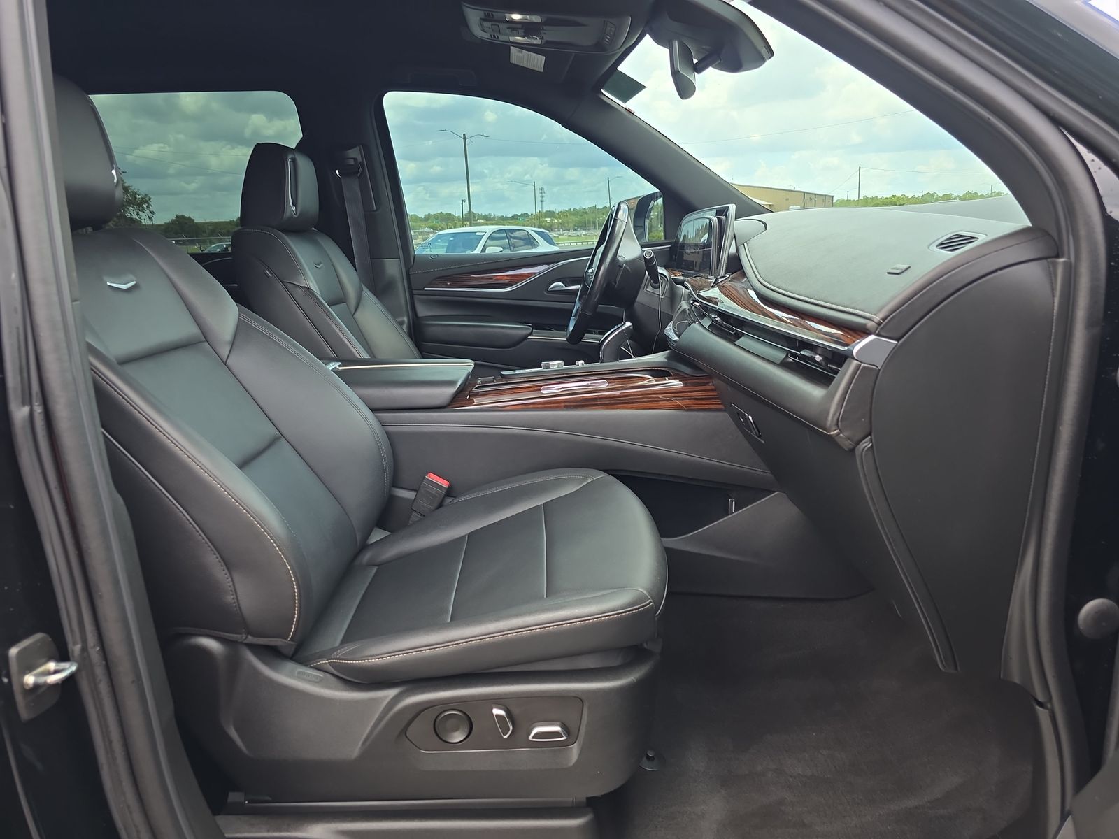 2022 Cadillac Escalade ESV Luxury RWD