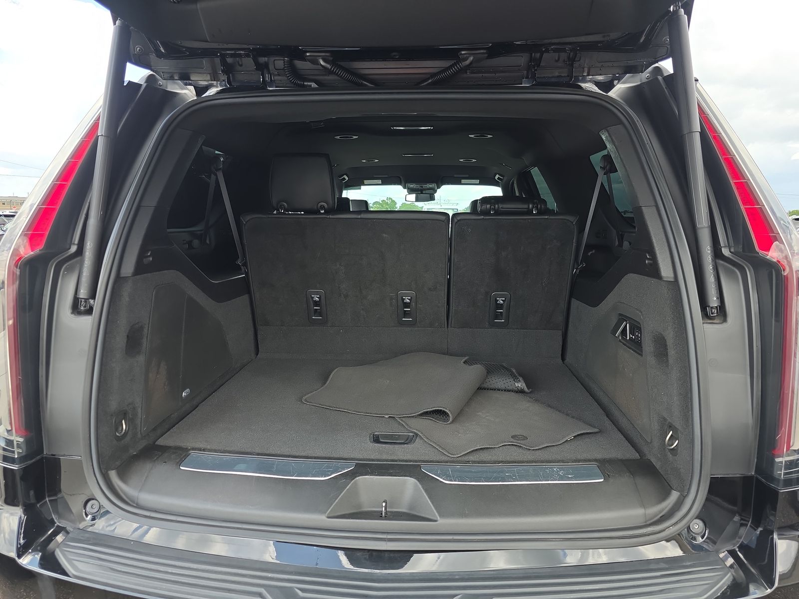 2022 Cadillac Escalade ESV Luxury RWD