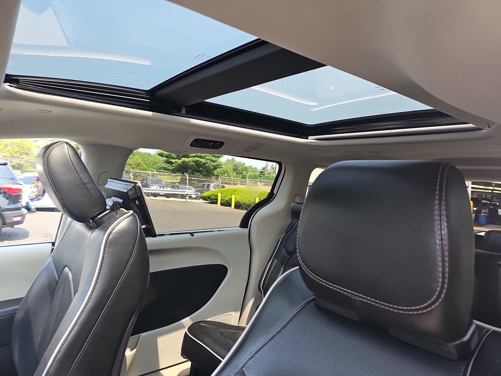 2022 Chrysler Pacifica Limited AWD