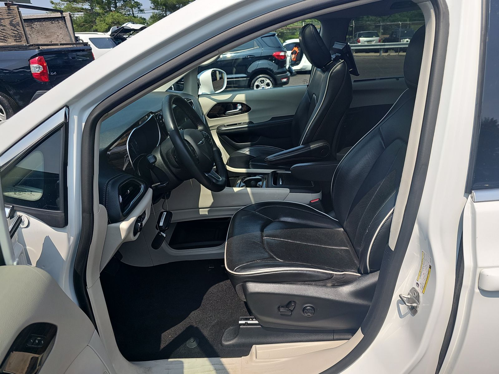 2022 Chrysler Pacifica Limited AWD