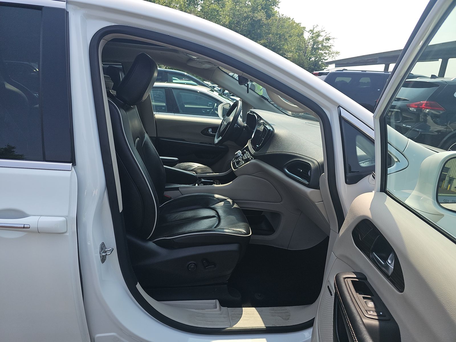 2022 Chrysler Pacifica Limited AWD